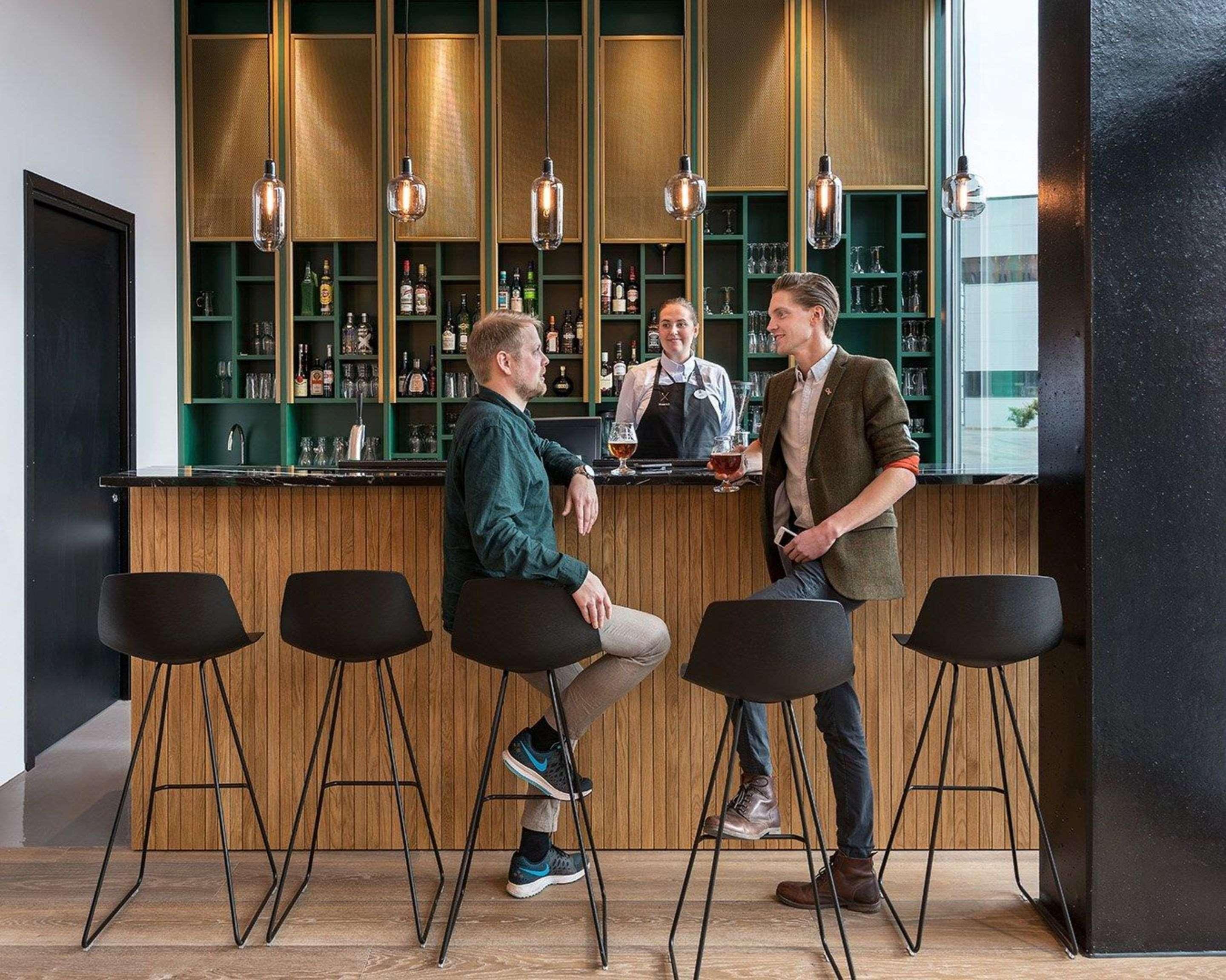 Bar/Salón Quality Hotel Pond