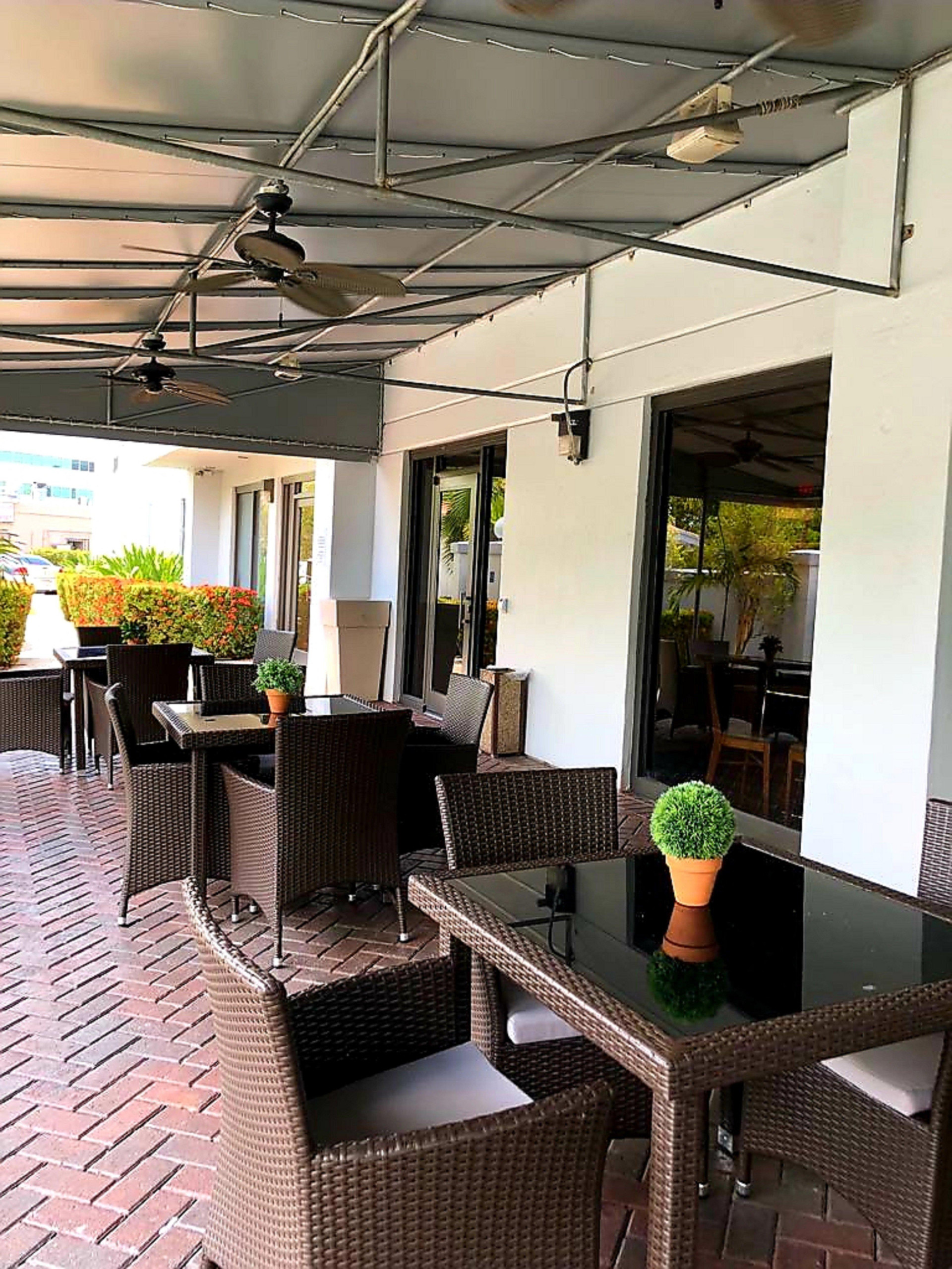 Vista Lobby Holiday Inn Express & Suites Miami - Hialeah by IHG
