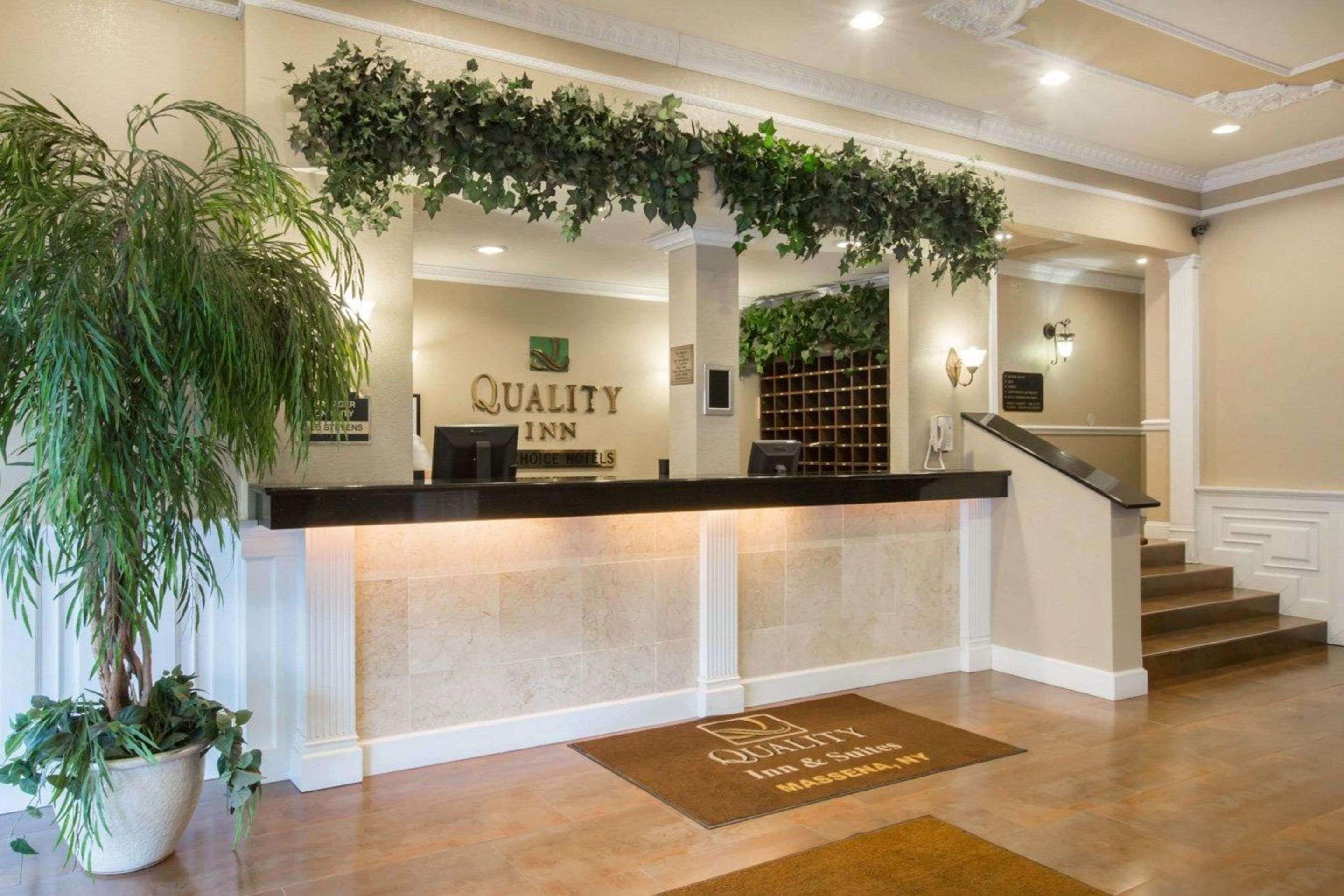Vista Lobby Quality Inn Massena