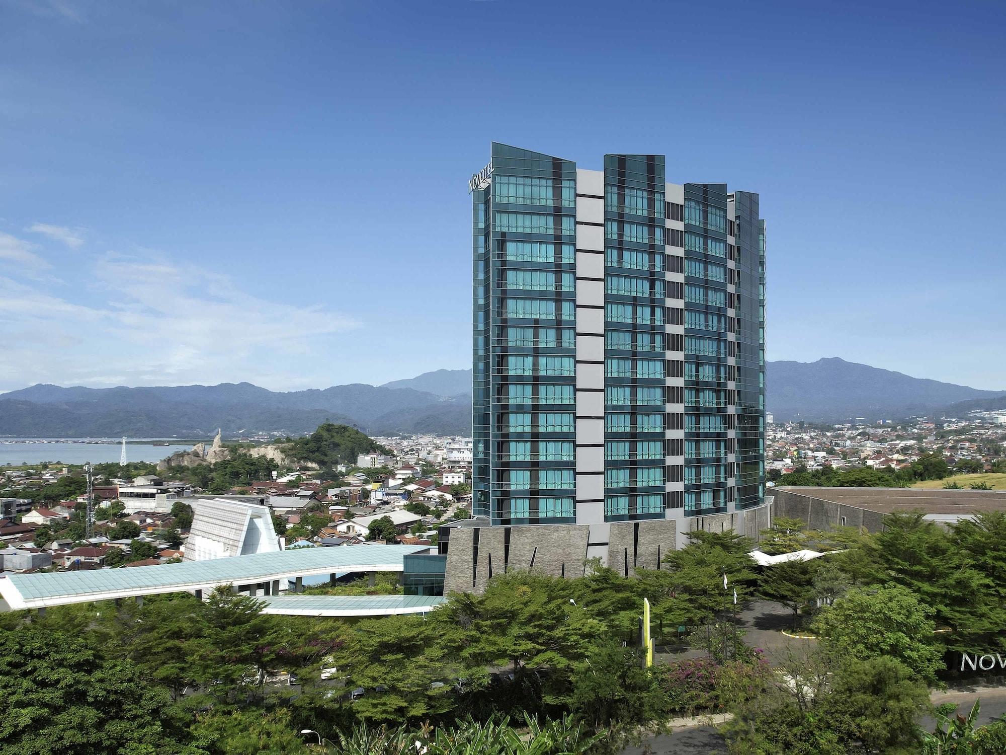 Vista Exterior Novotel Lampung