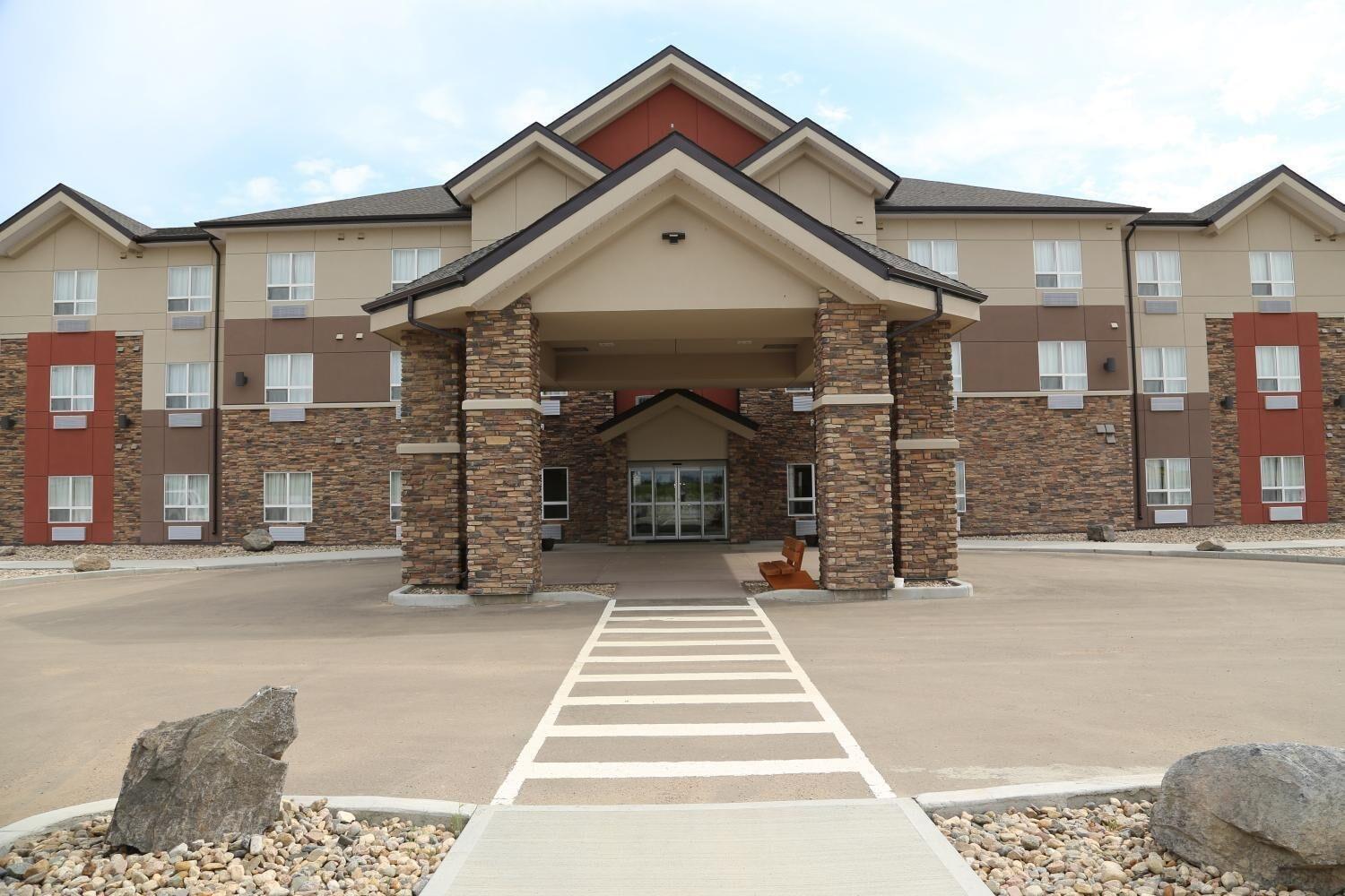 Vista Exterior Prairie Moon Inn & Suites Macklin