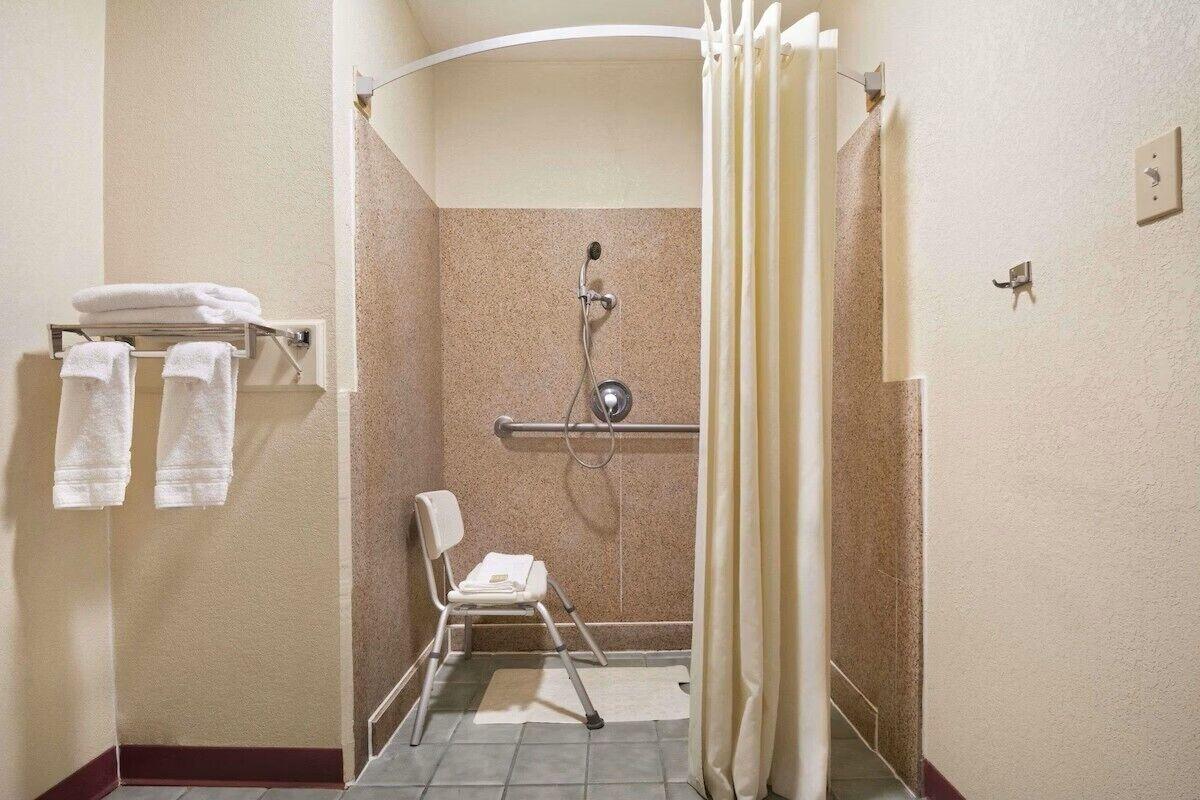 Equipamiento de Habitación Staywell Suites