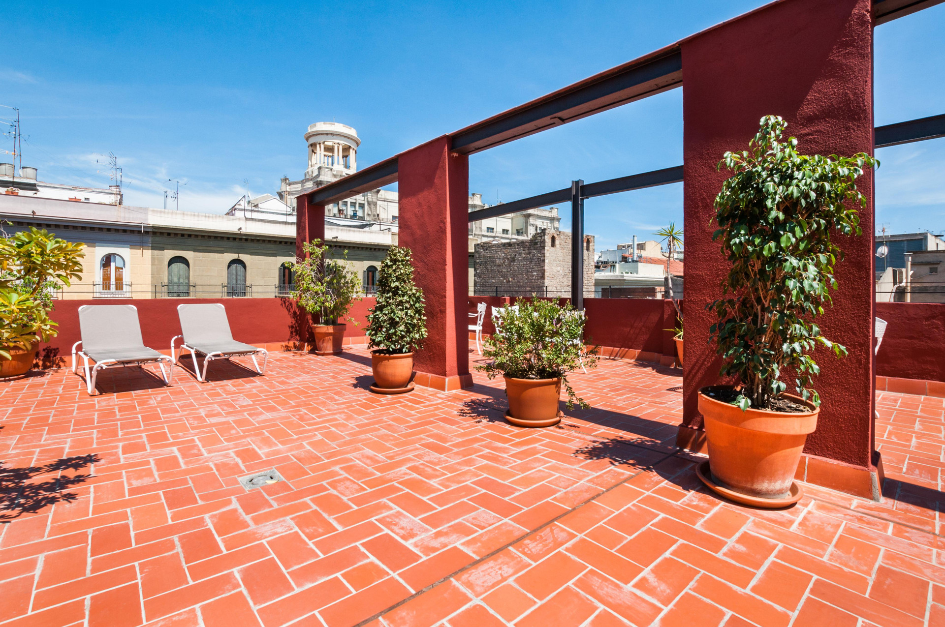 Varios Hotel Gotico