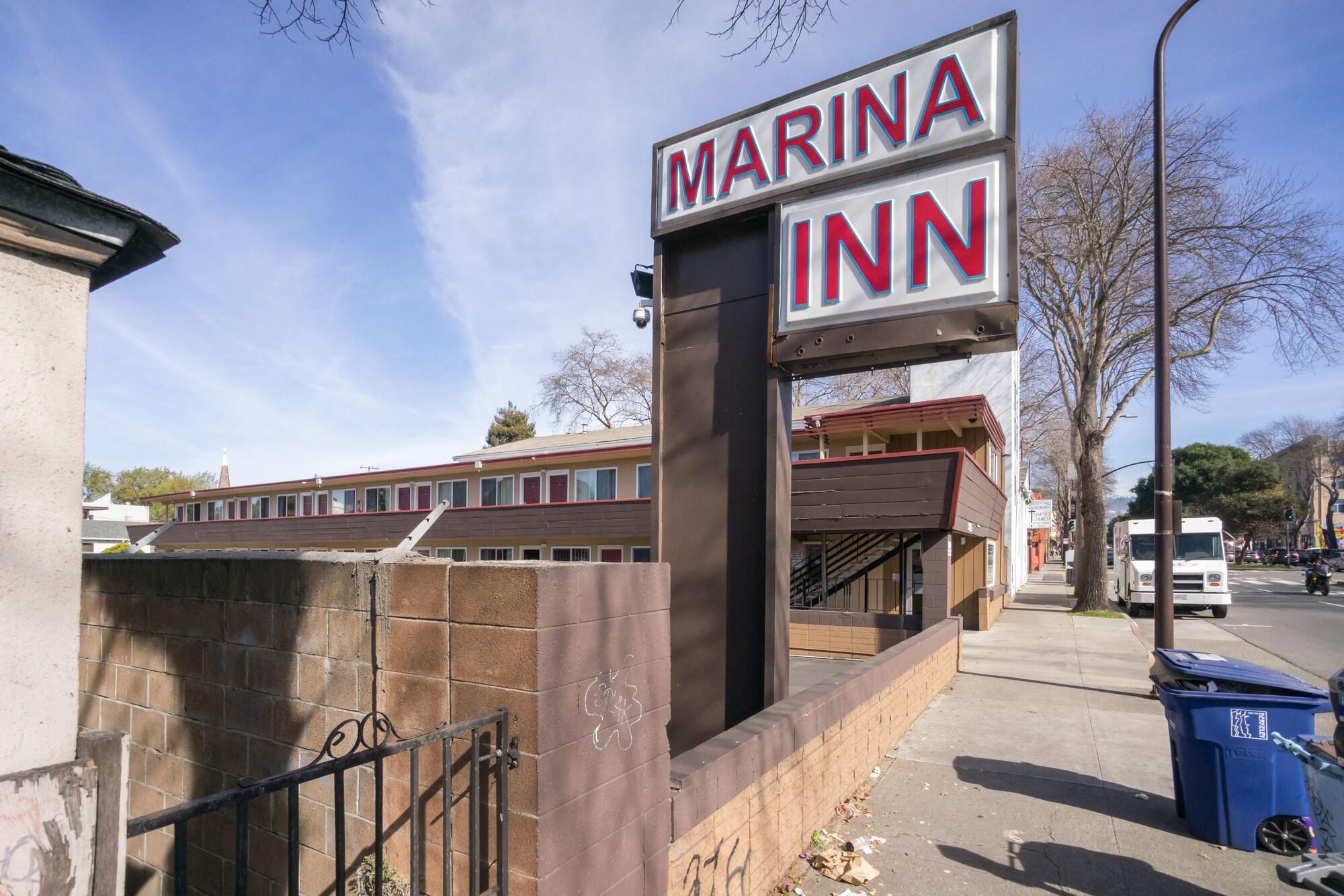 Vista Exterior Marina Inn