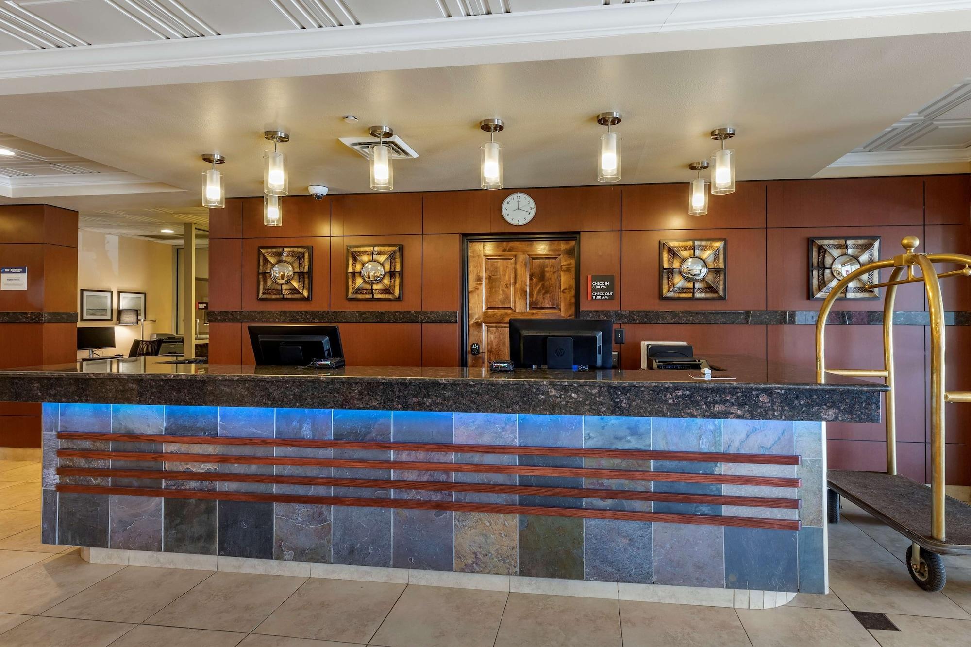 Vista Lobby Best Western Brighton Inn