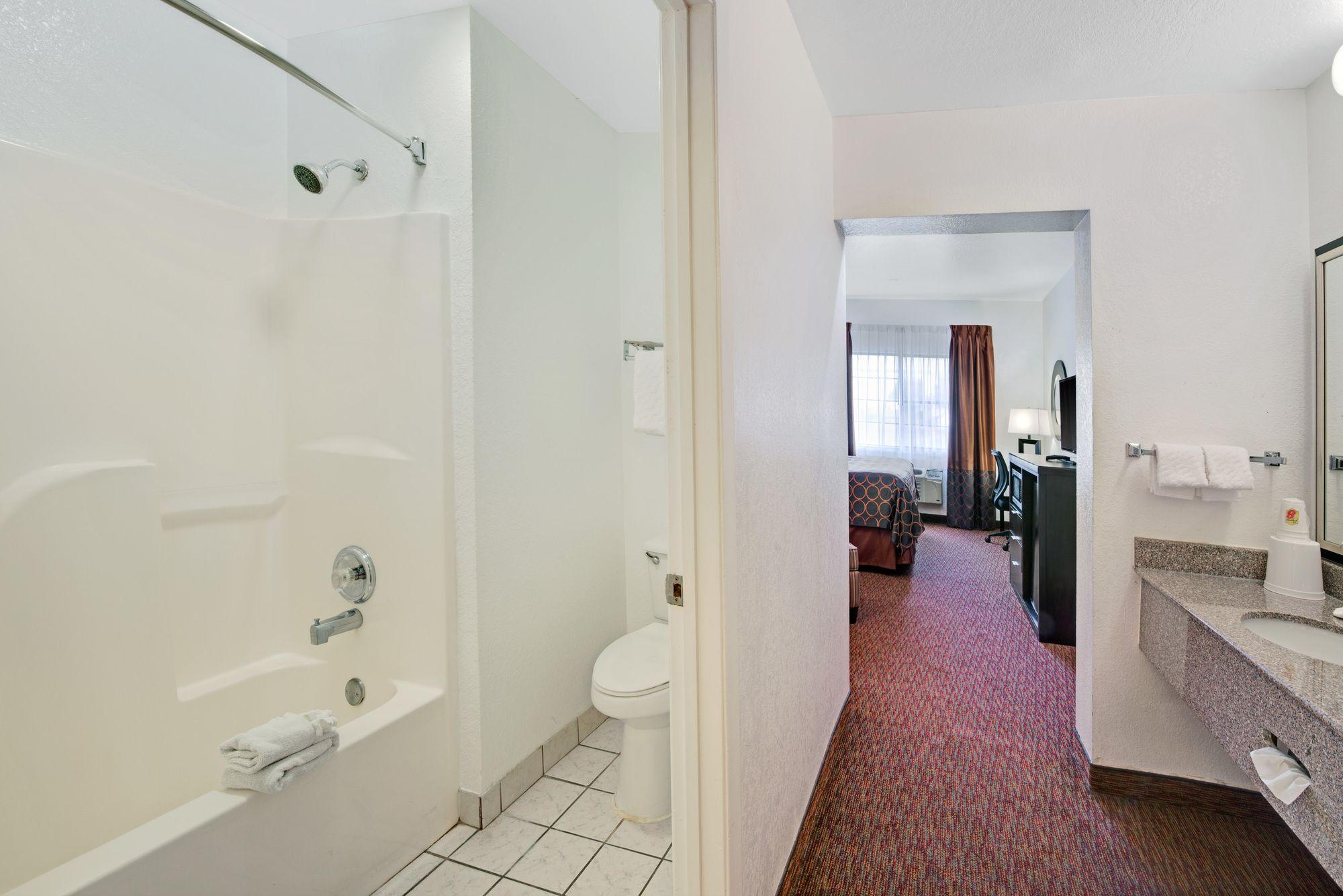 Equipamiento de Habitación SureStay Plus Hotel By Best Western San Antonio North 281 N
