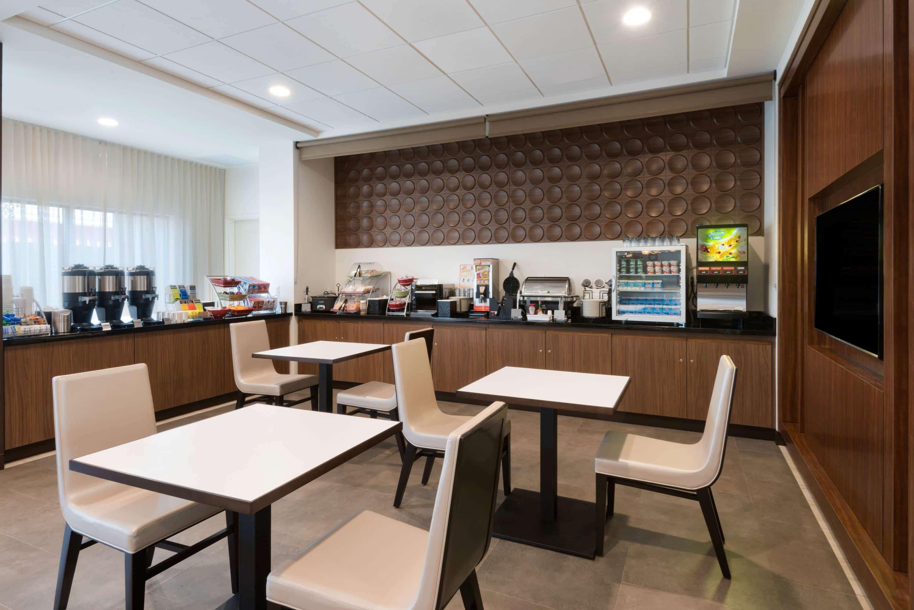Restaurant Wingate by Wyndham Sidney