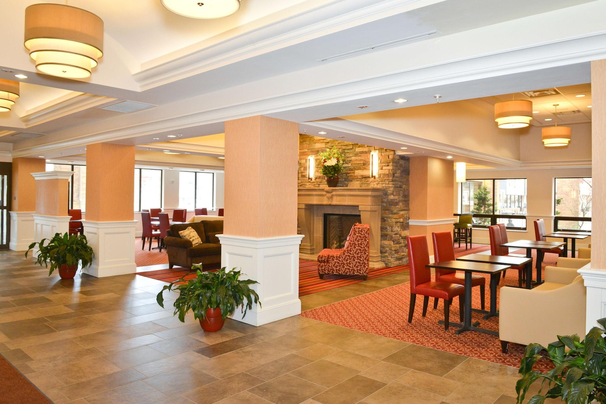 Vista Lobby Penn Wells Lodge