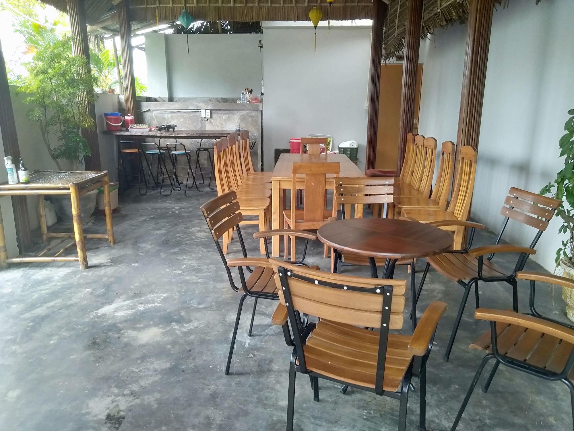 Restaurant Ha My Beach Homestay & Bungalow