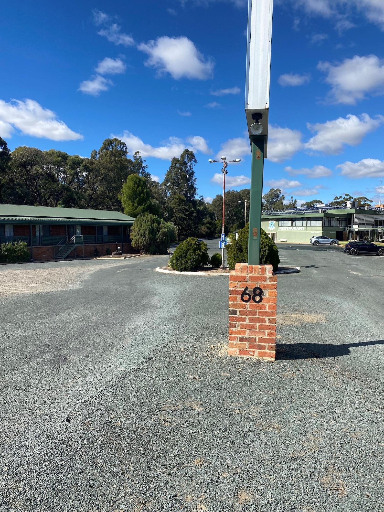 Vista Exterior Deniliquin Country Club Motor Inn