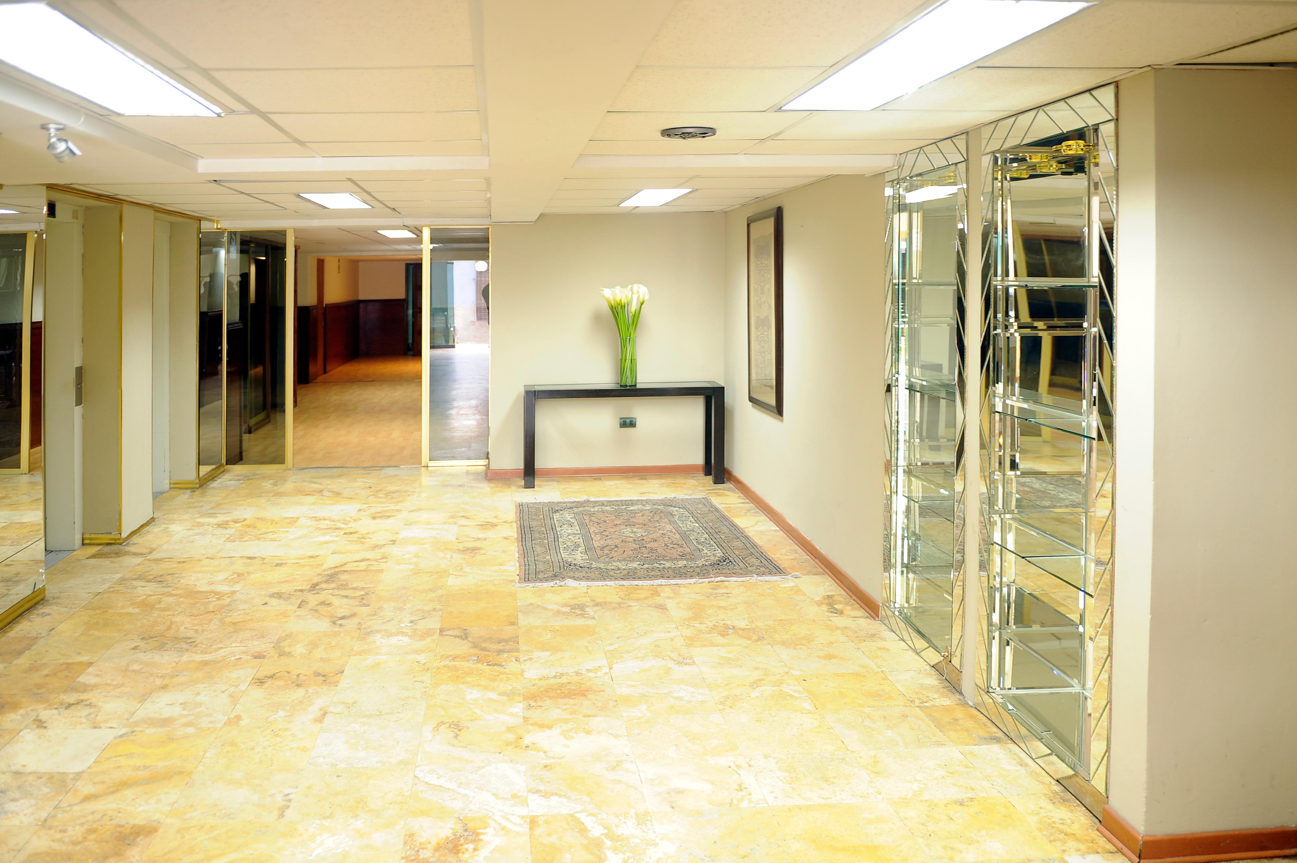 Varios Epiqus Hotel