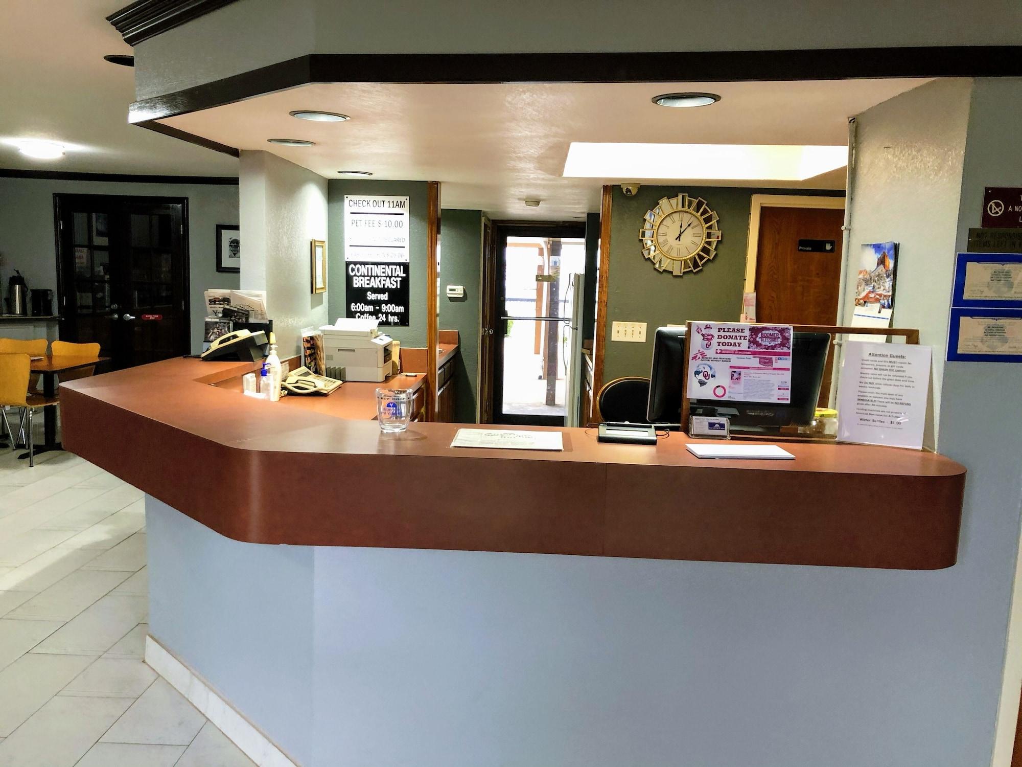 Vista Lobby Americas Best Value Inn & Suites Yukon Oklahoma City