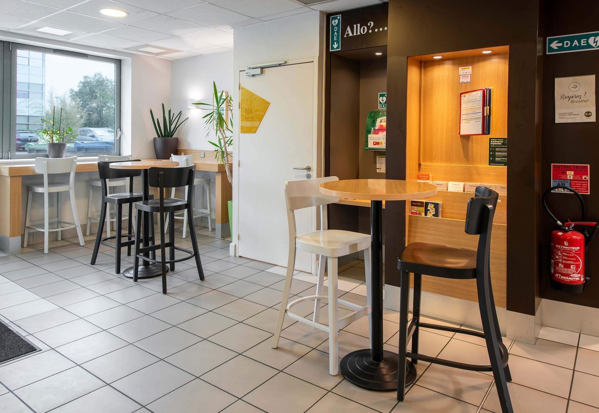 Vista Lobby B&B HOTEL Toulouse Basso Cambo