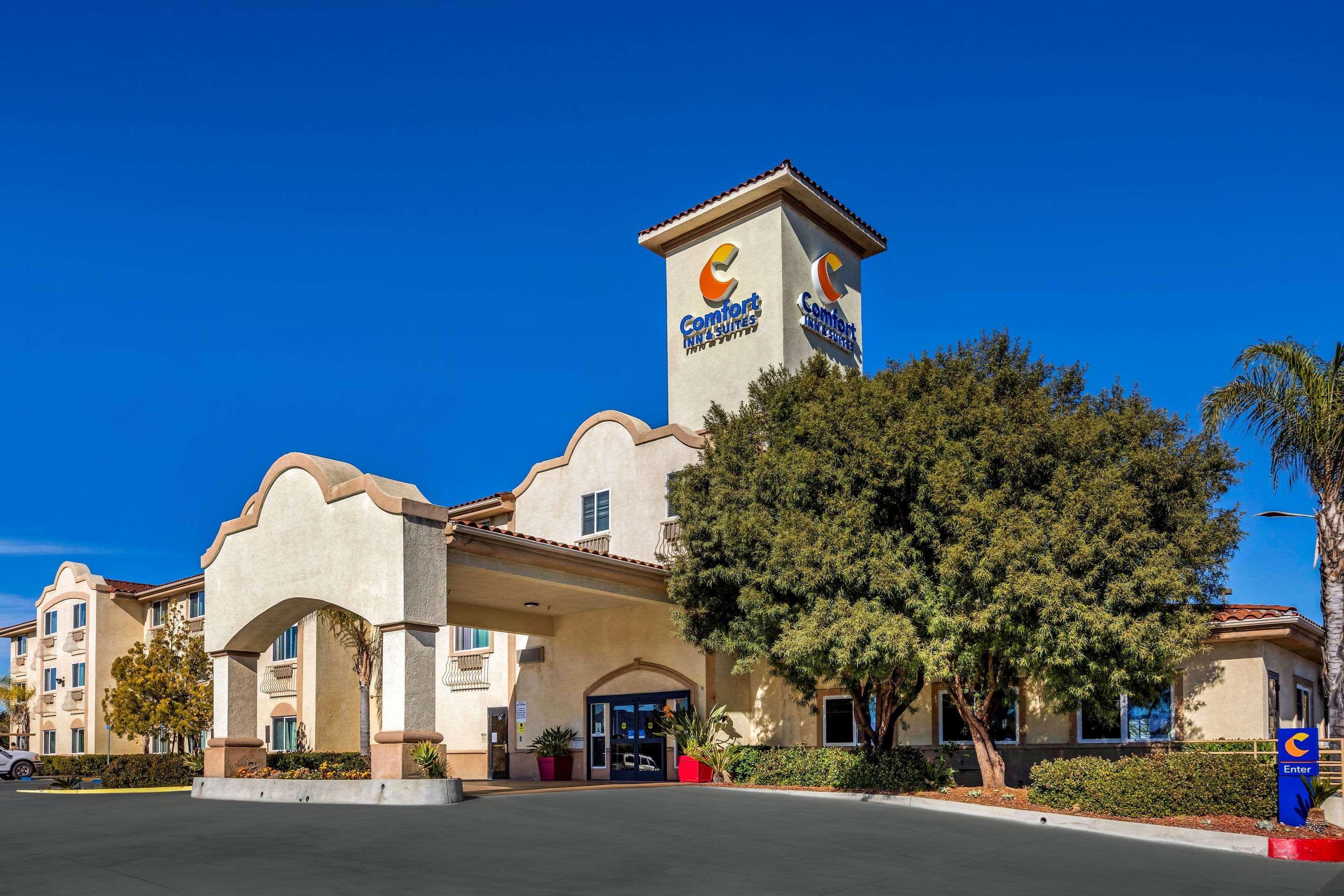 Vista Exterior Comfort Inn & Suites Murrieta Temecula Wine Country