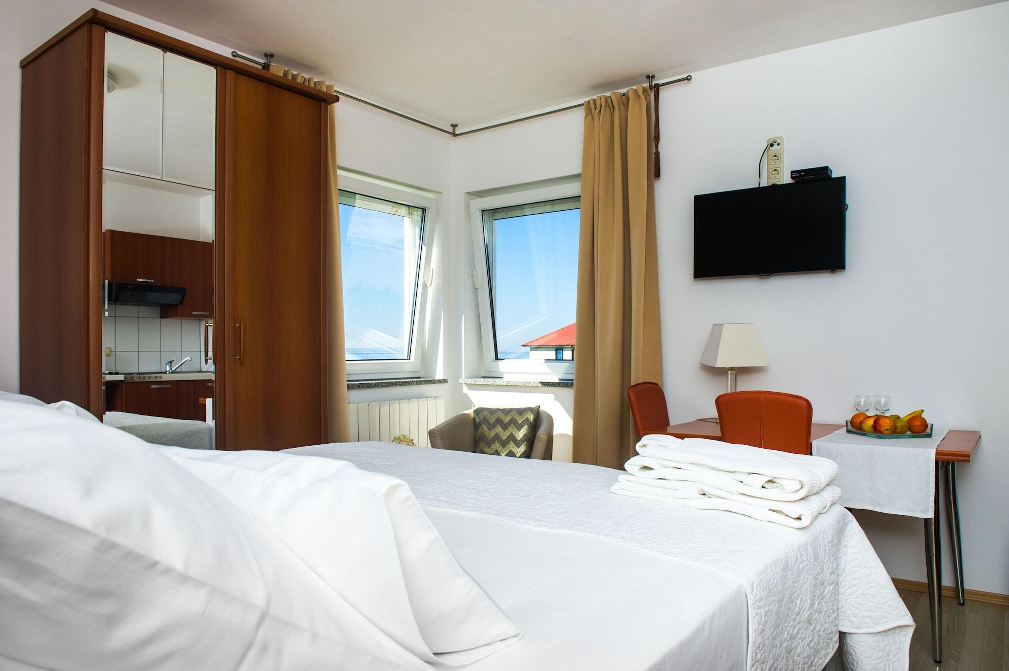 Varios Apartment and Rooms Ana
