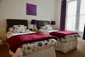 Alojamiento - Eddlewood Guest House