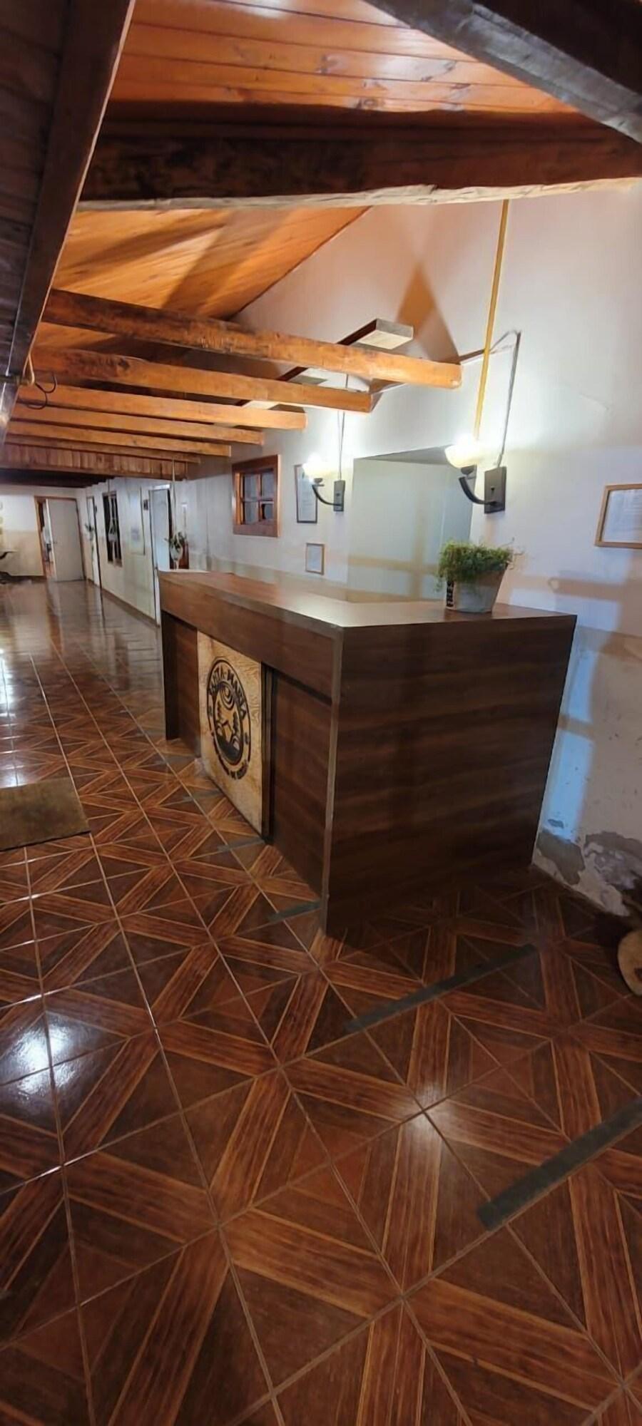 Vista Lobby Hotel Linares