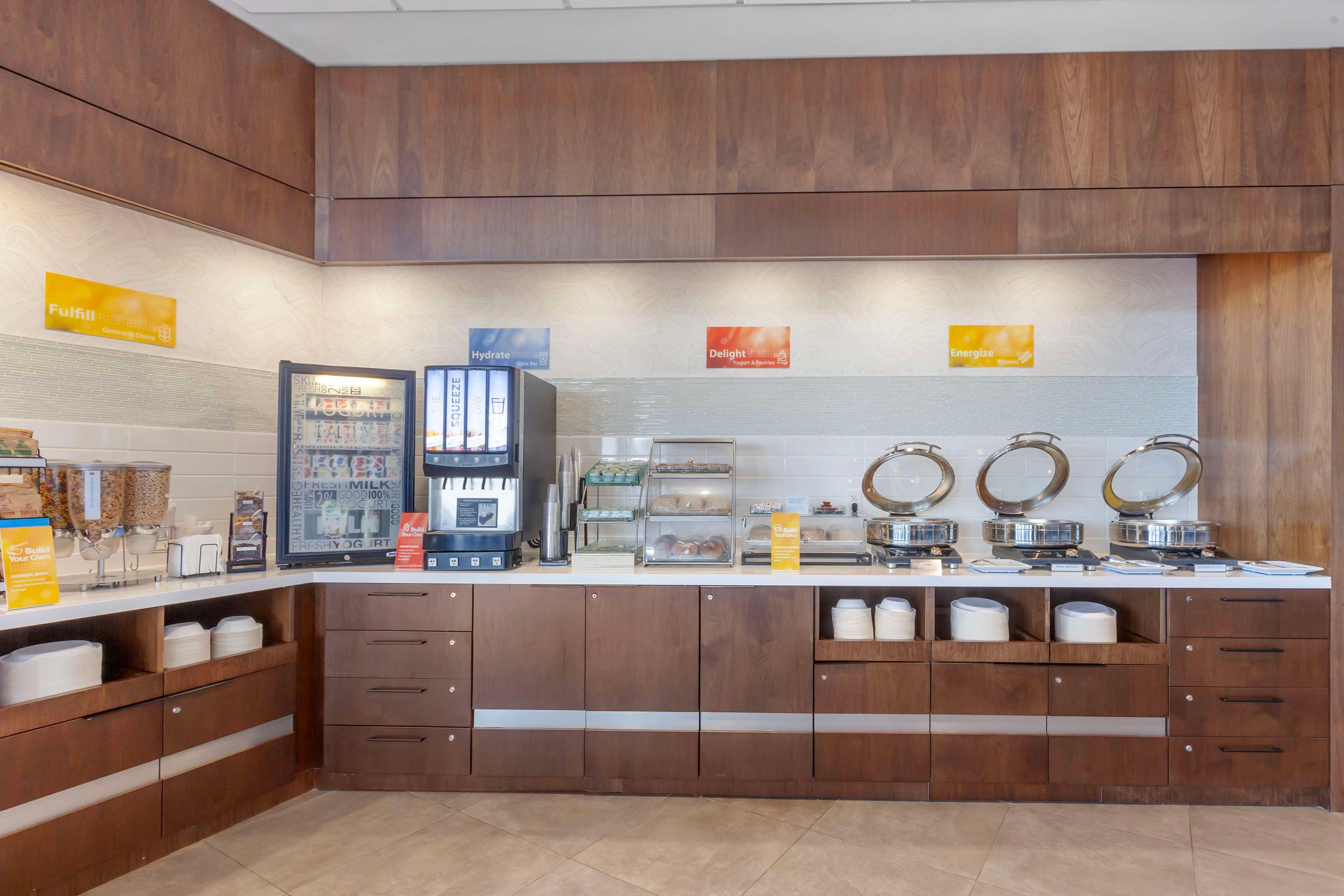 Restaurant GLō Best Western Mississauga Corporate Centre