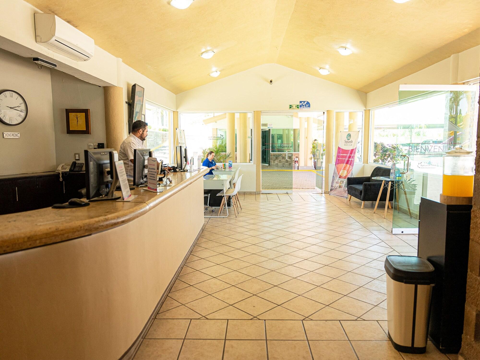 Vista Lobby Hotel Splash Inn