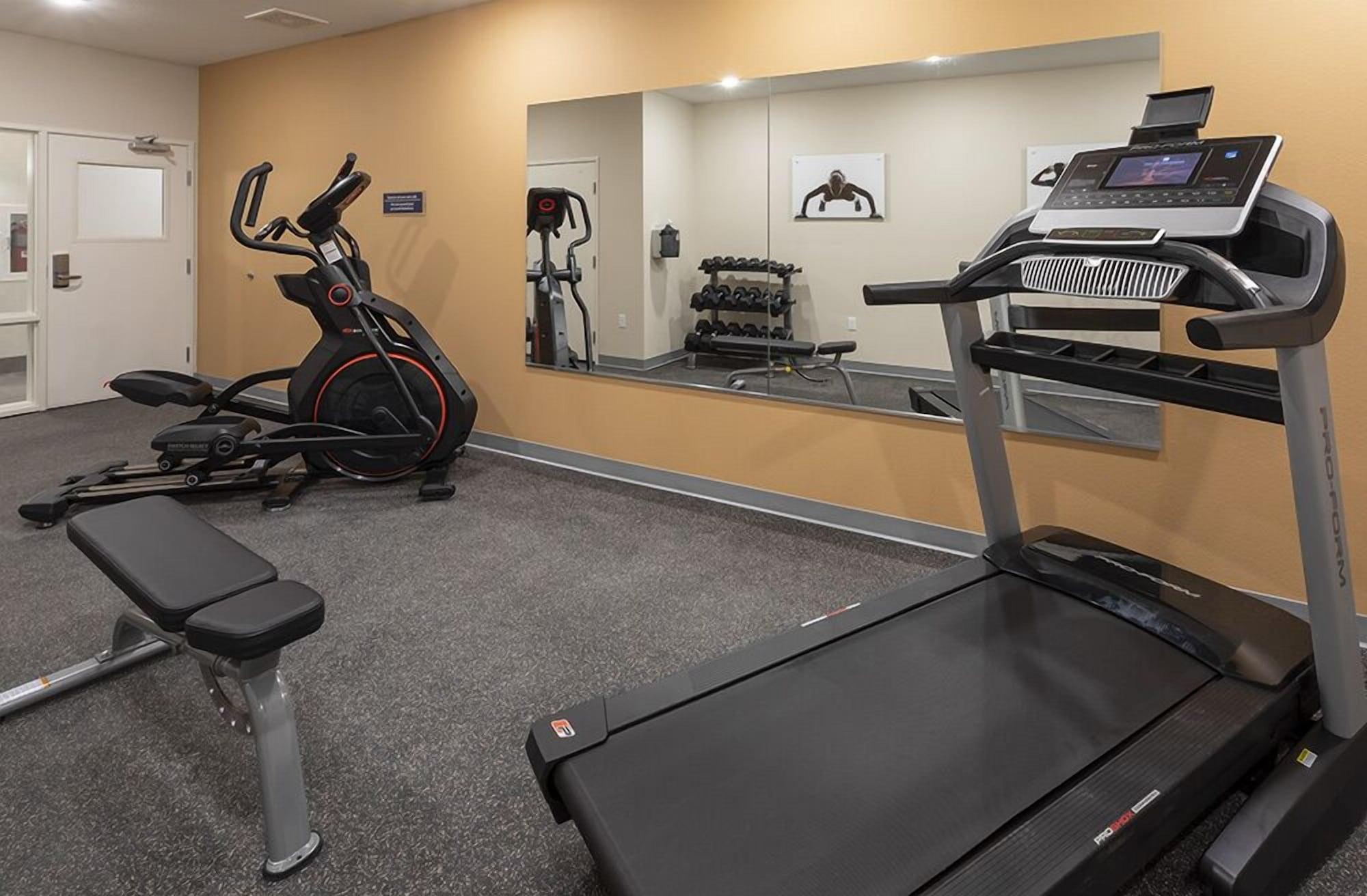Gimnasio Grandstay Hotel and Suites Milbank