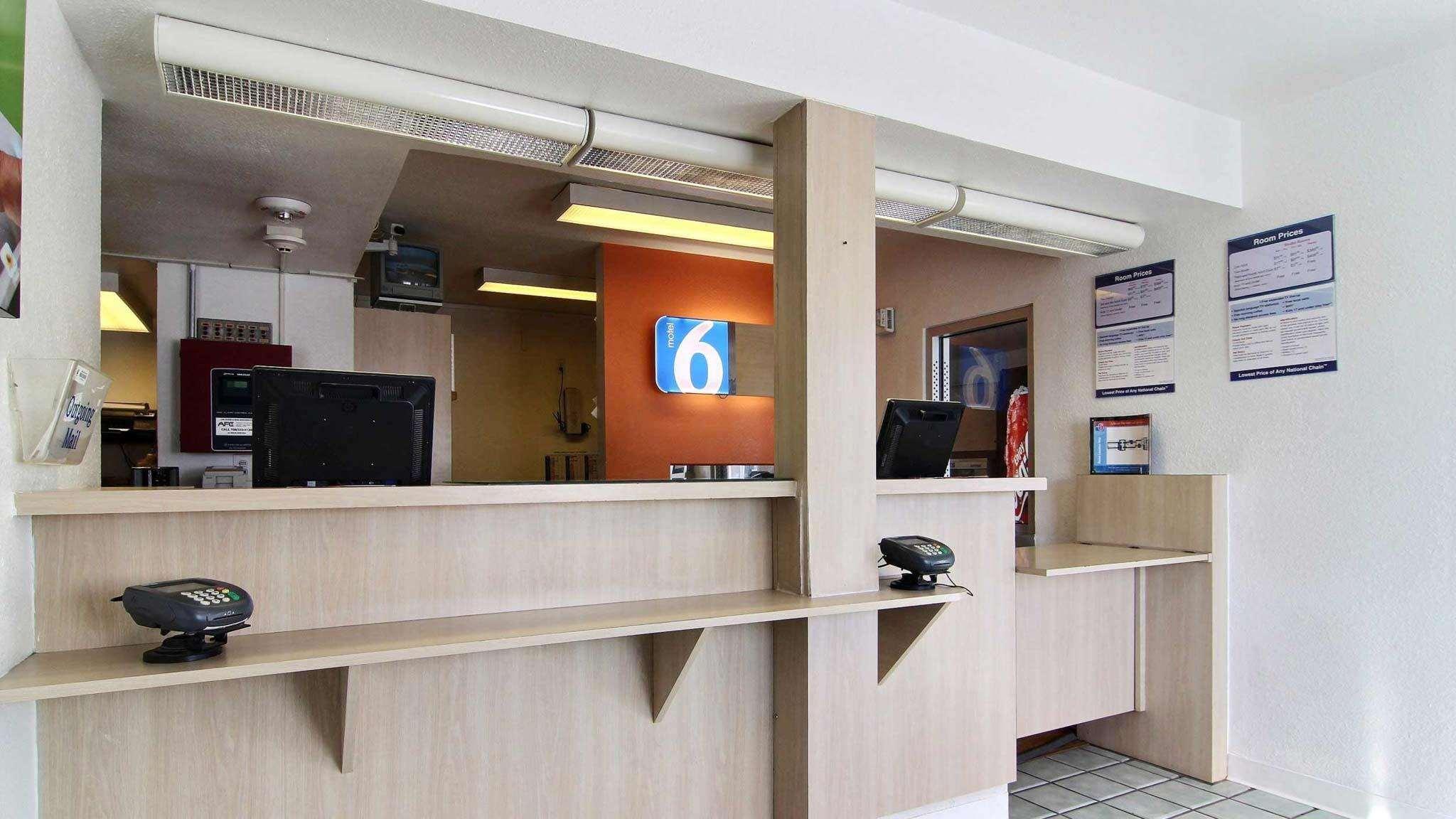 Vista Lobby Motel 6 San Angelo, TX