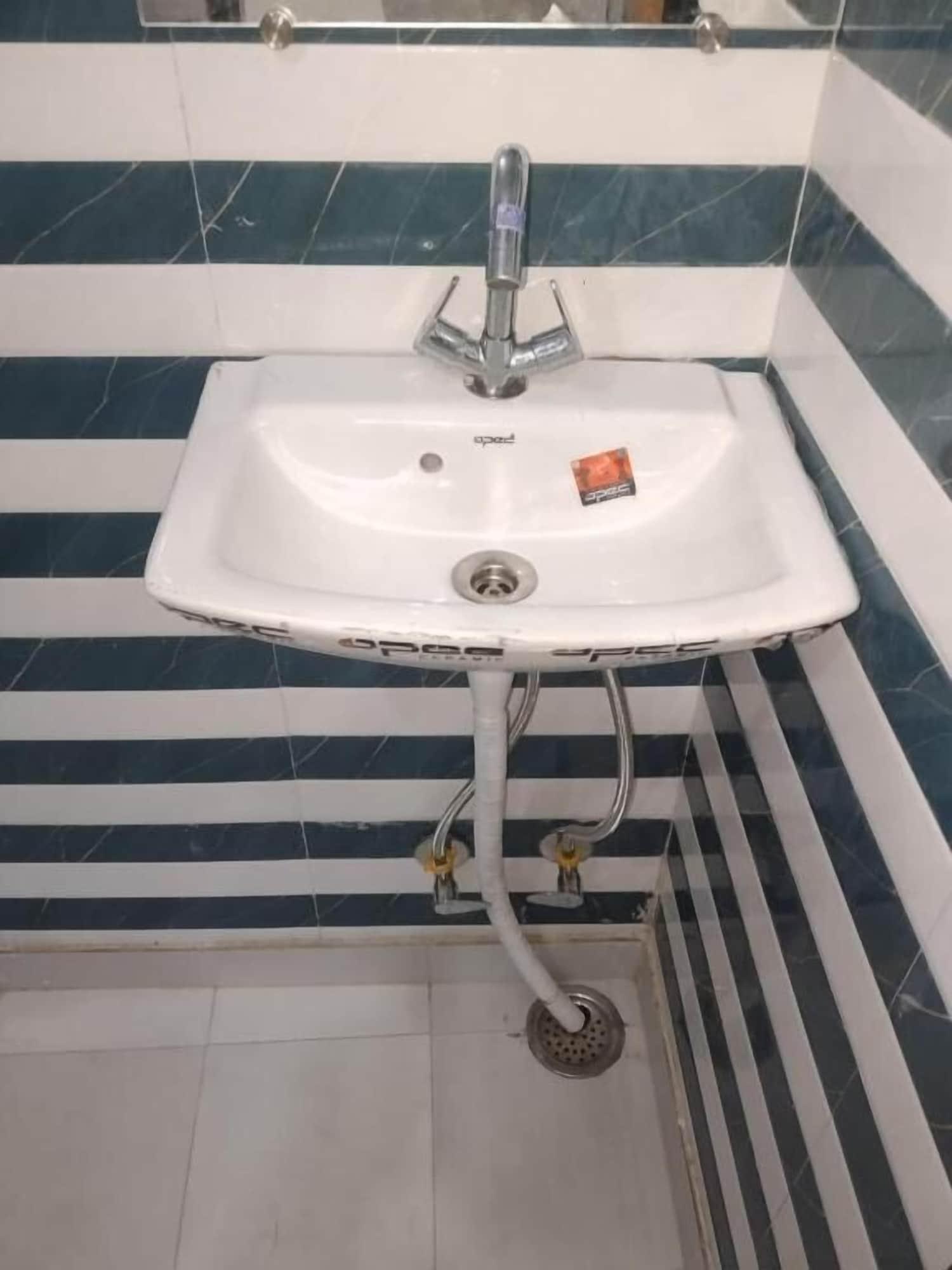 Equipamiento de Habitación SHARDA INN