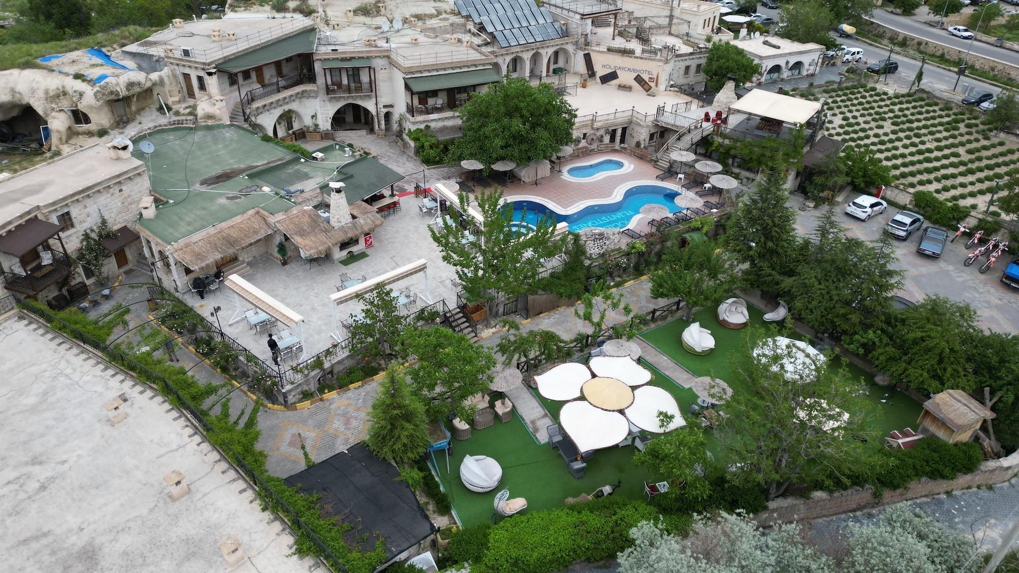 Vista Exterior Holiday Cave Hotel