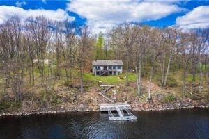 Alquiler Vacacional - Secluded Private Camp on Black Lake