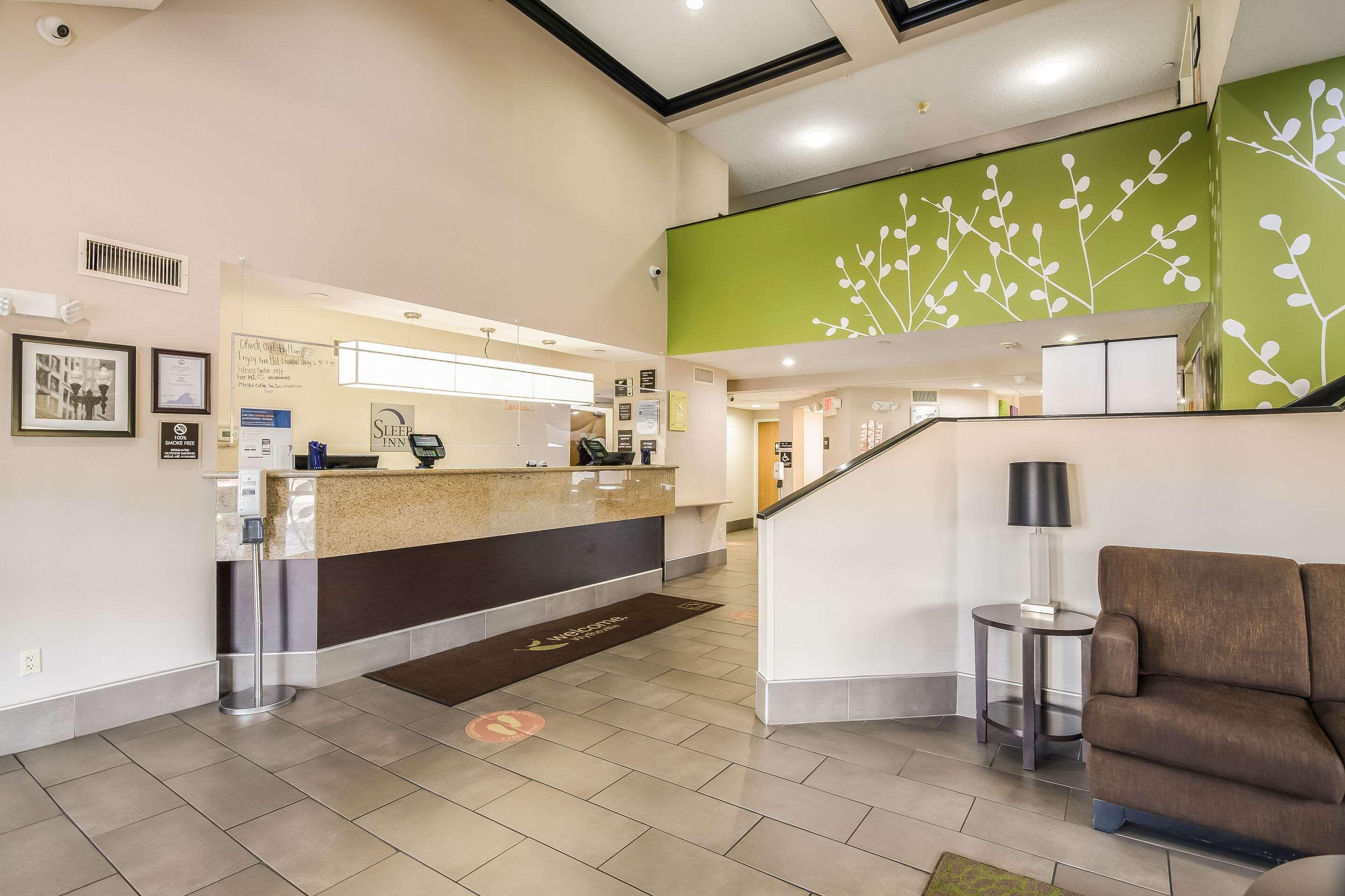 Vista Lobby Sleep Inn Wytheville I-77 and I-81