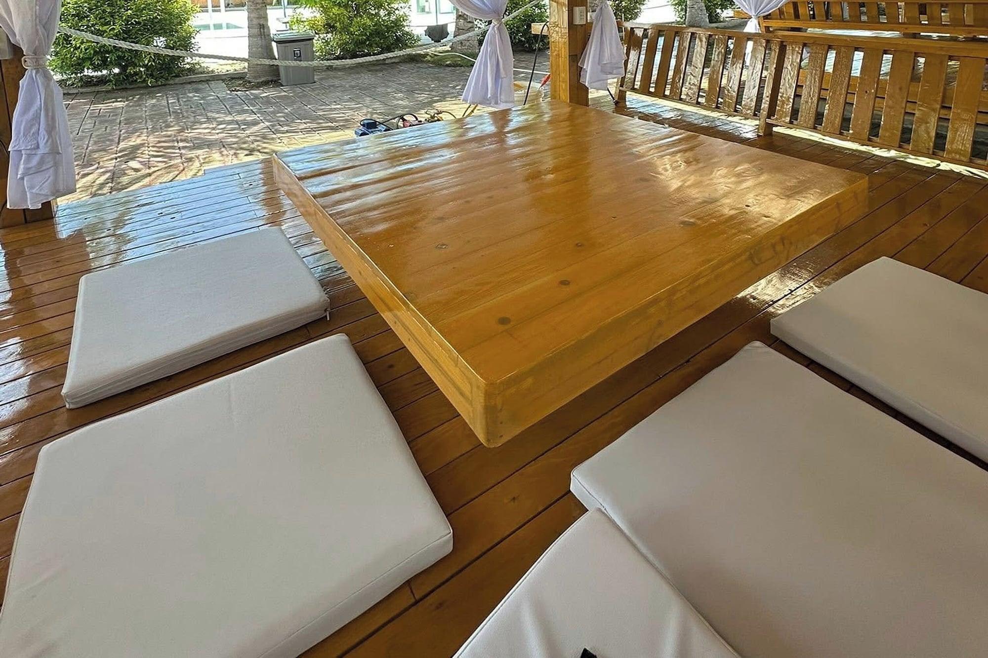 Restaurant Brevant Pool Club And Resort