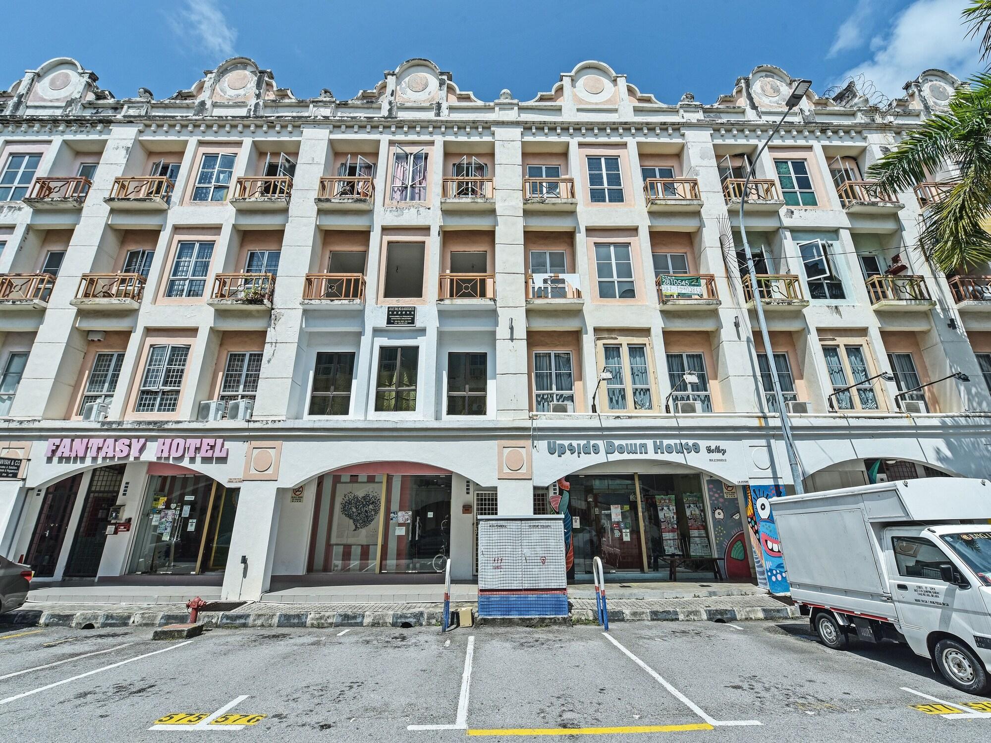 Varios SPOT ON 90795 HungryBedz Youth Hostel