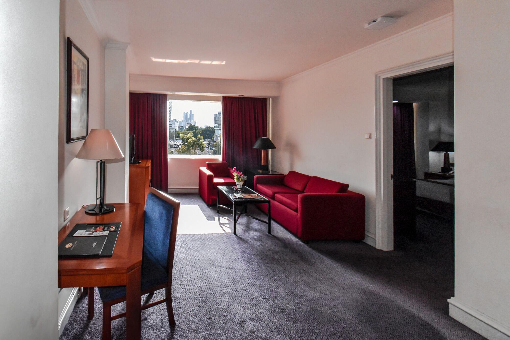 Habitación Surabaya Suites Hotel Powered by Archipelago