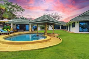 Alquiler Vacacional - Beach front villa with private pool and 5 bed rooms with stunning view in resort