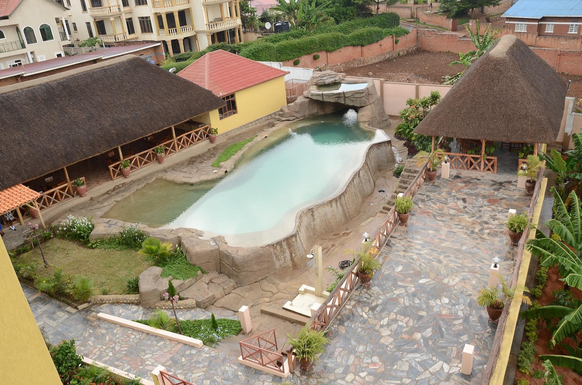Vista Piscina KIM Hotel