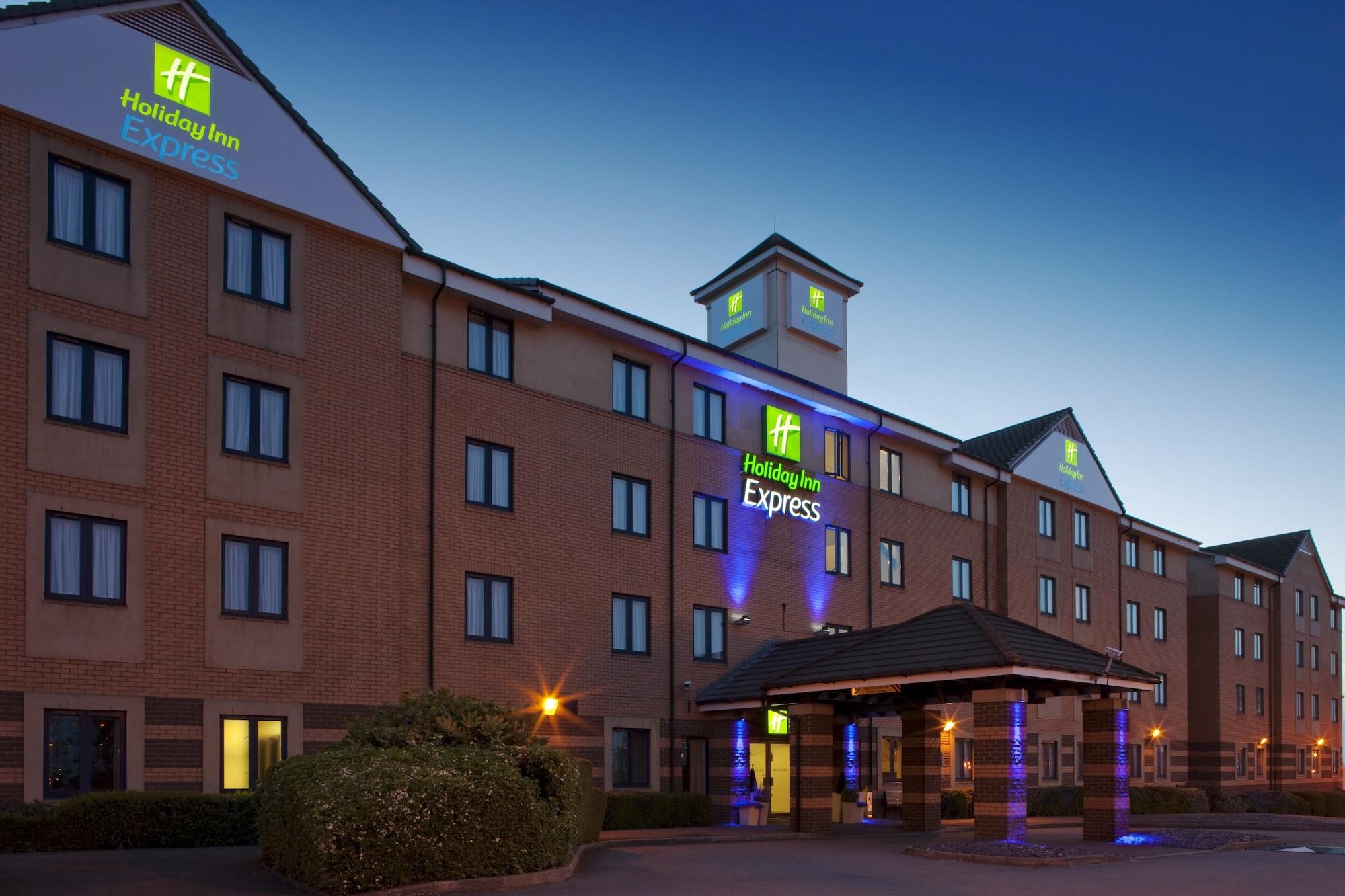 Vista Exterior Holiday Inn Express London - Dartford by IHG