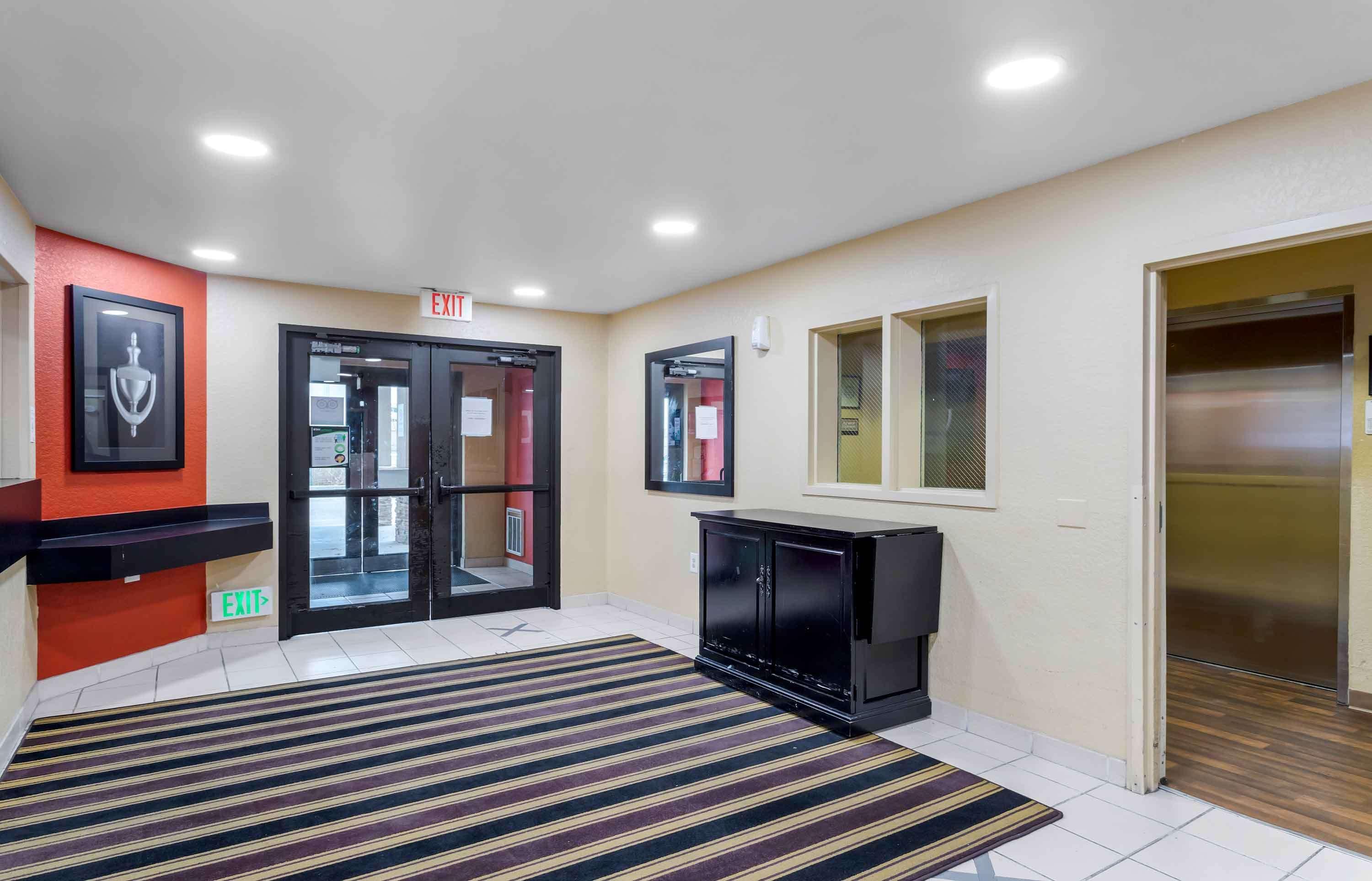 Vista Lobby Extended Stay America Suites Houston Galleria Westheimer