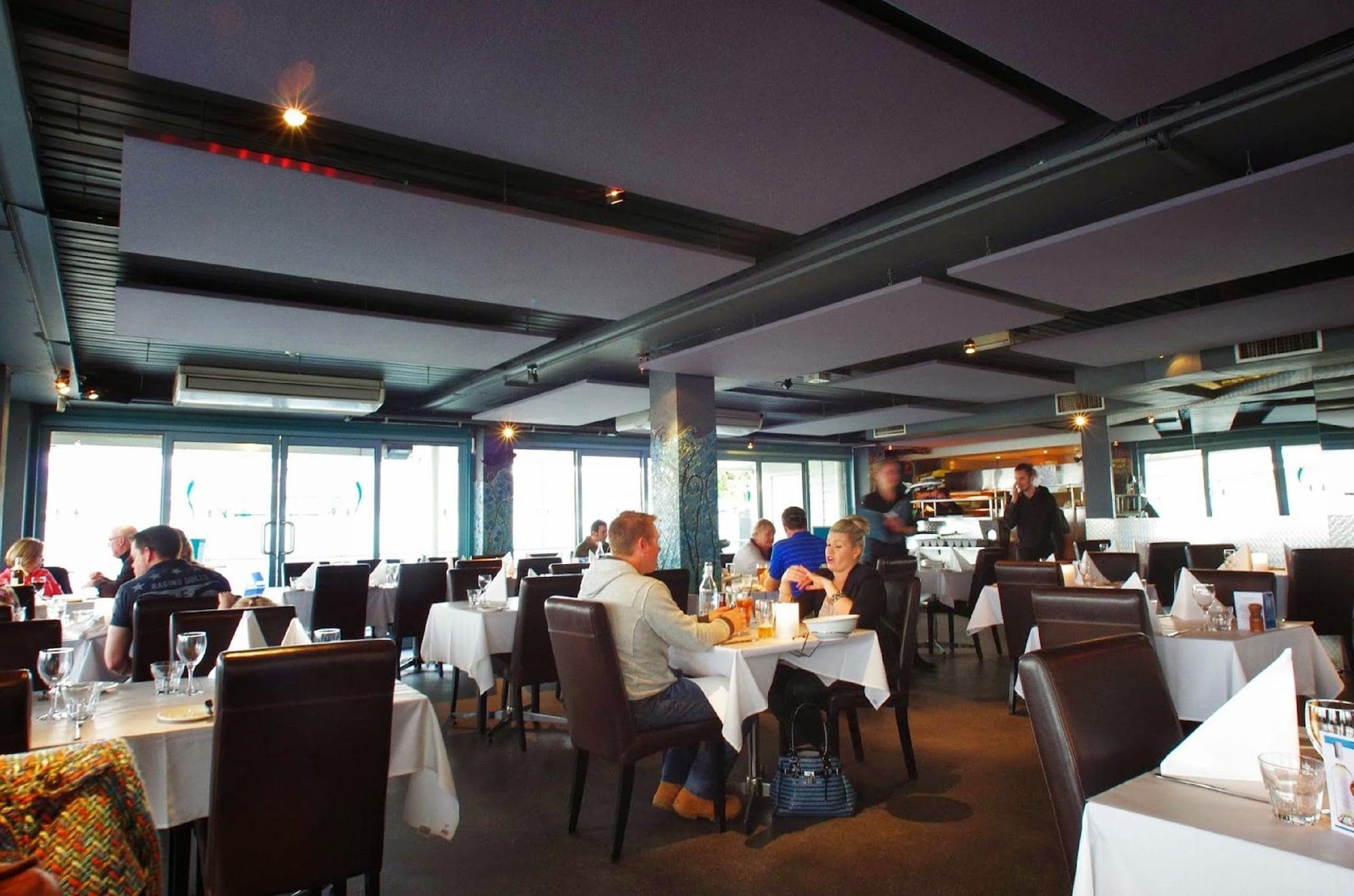Restaurant Aligned Corporate Residences Williamstown