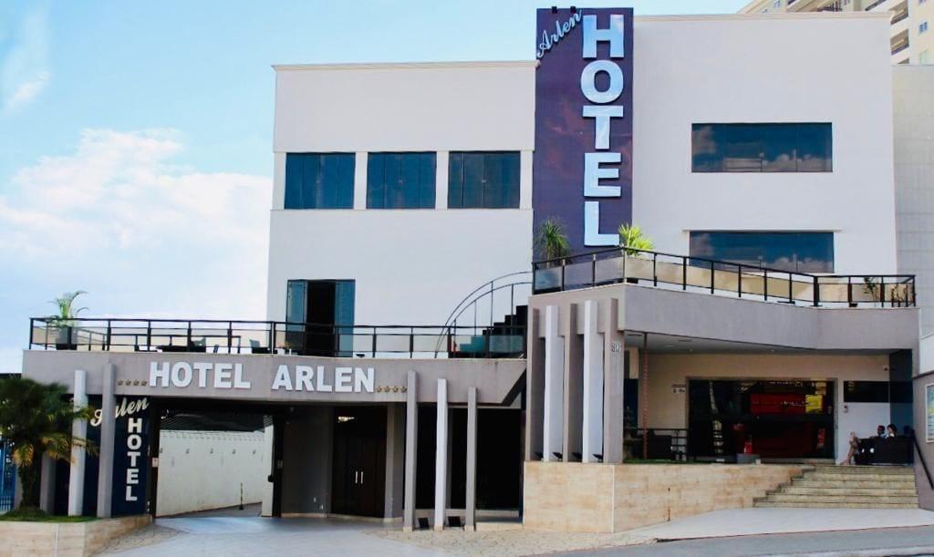 Vista Exterior Arlen Hotel