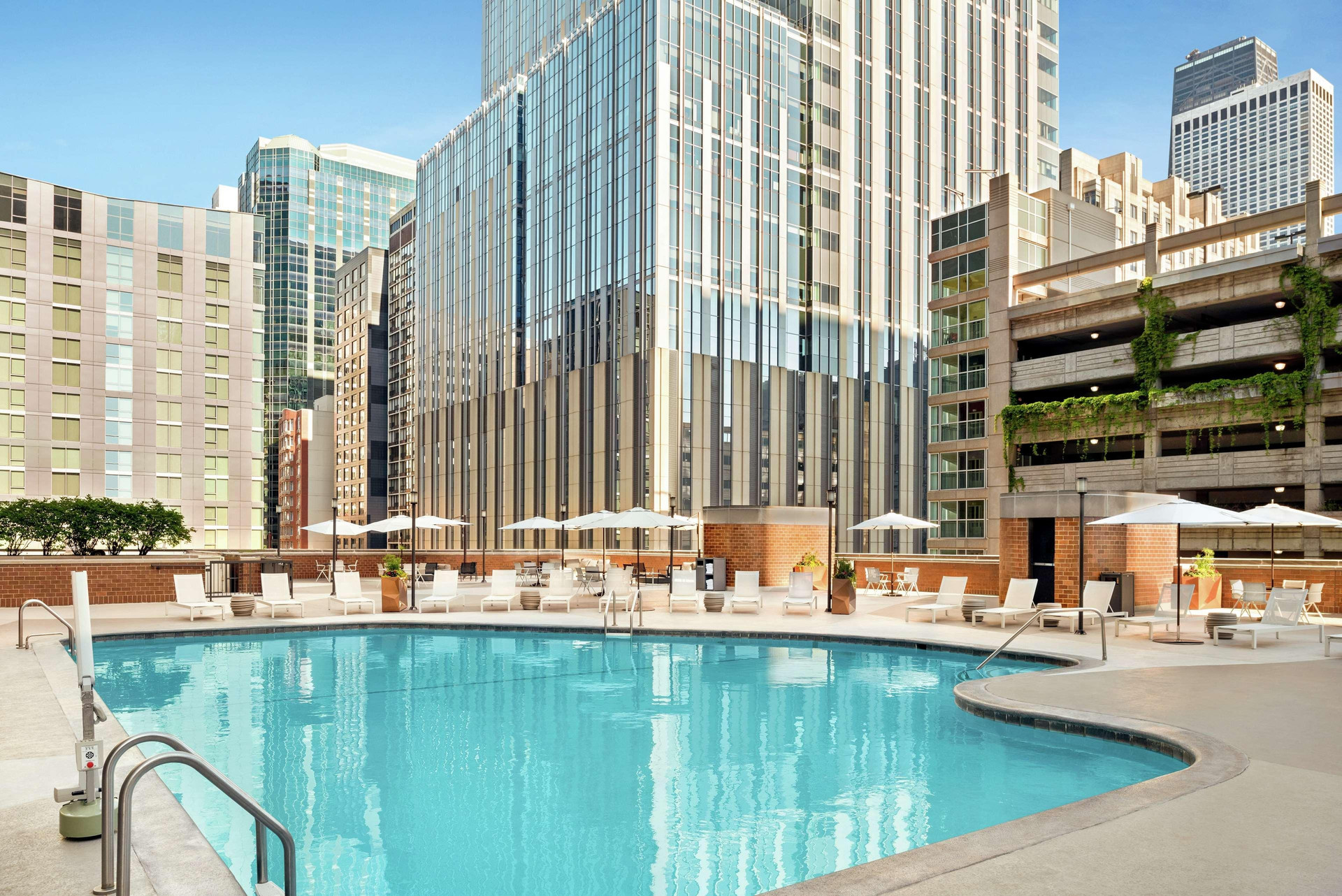 Vista Piscina DoubleTree by Hilton Chicago - Magnificent Mile