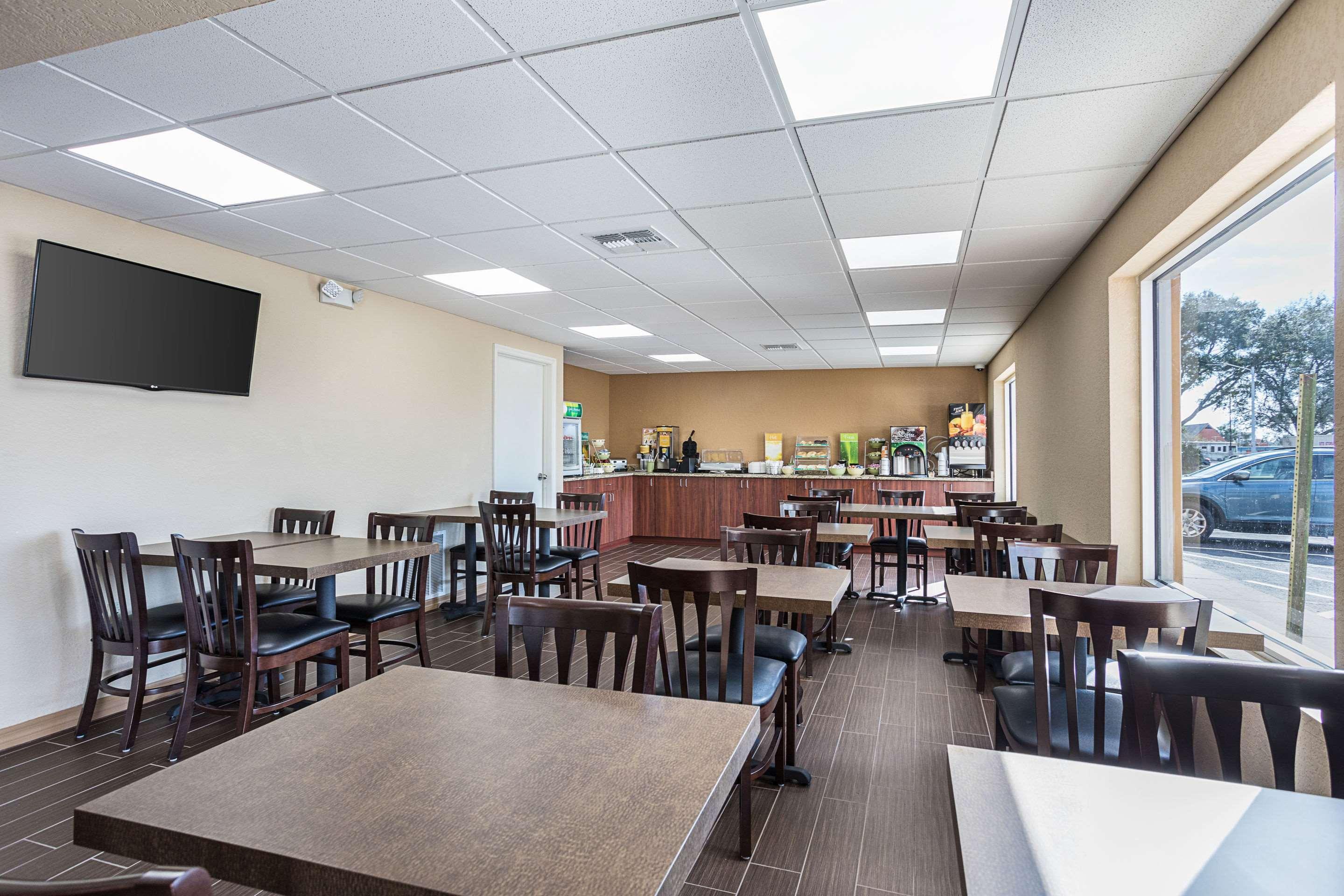 Restaurant Quality Inn & Suites Heritage Park