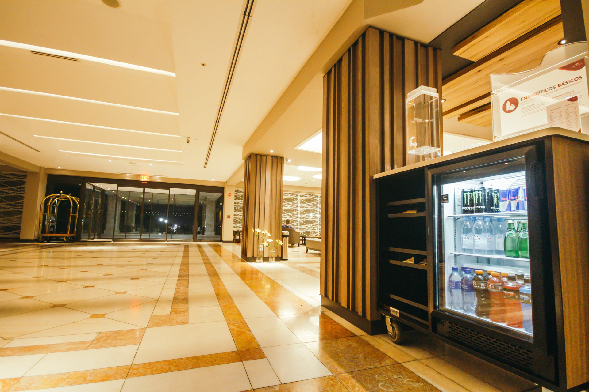Vista Lobby Crowne Plaza Managua by IHG