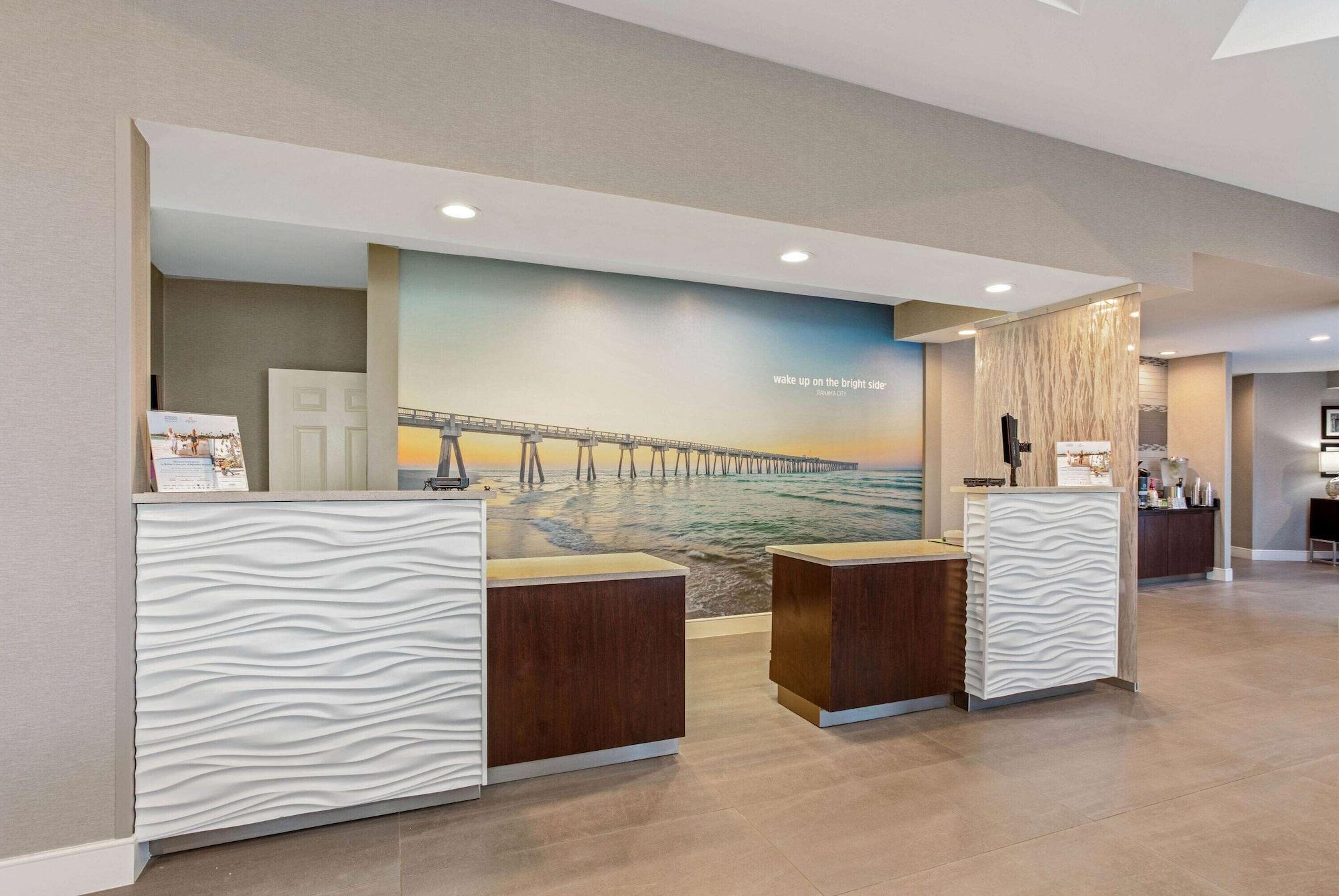 Vista Lobby La Quinta Inn & Suites by Wyndham Panama City