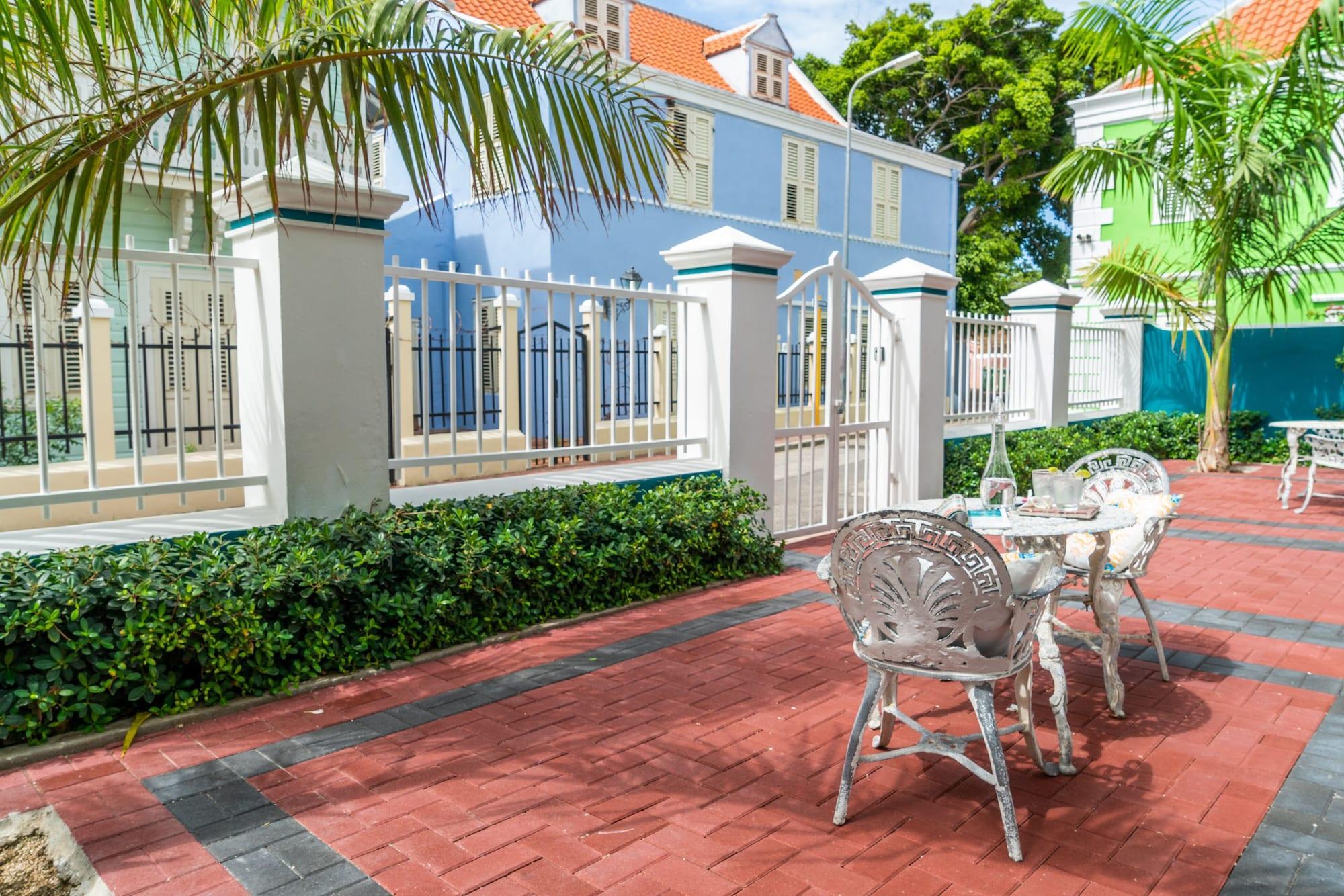 Vista Exterior Bario Hotel
