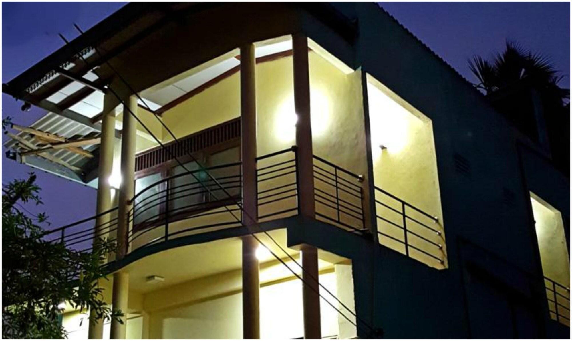Varios City Center Lodge