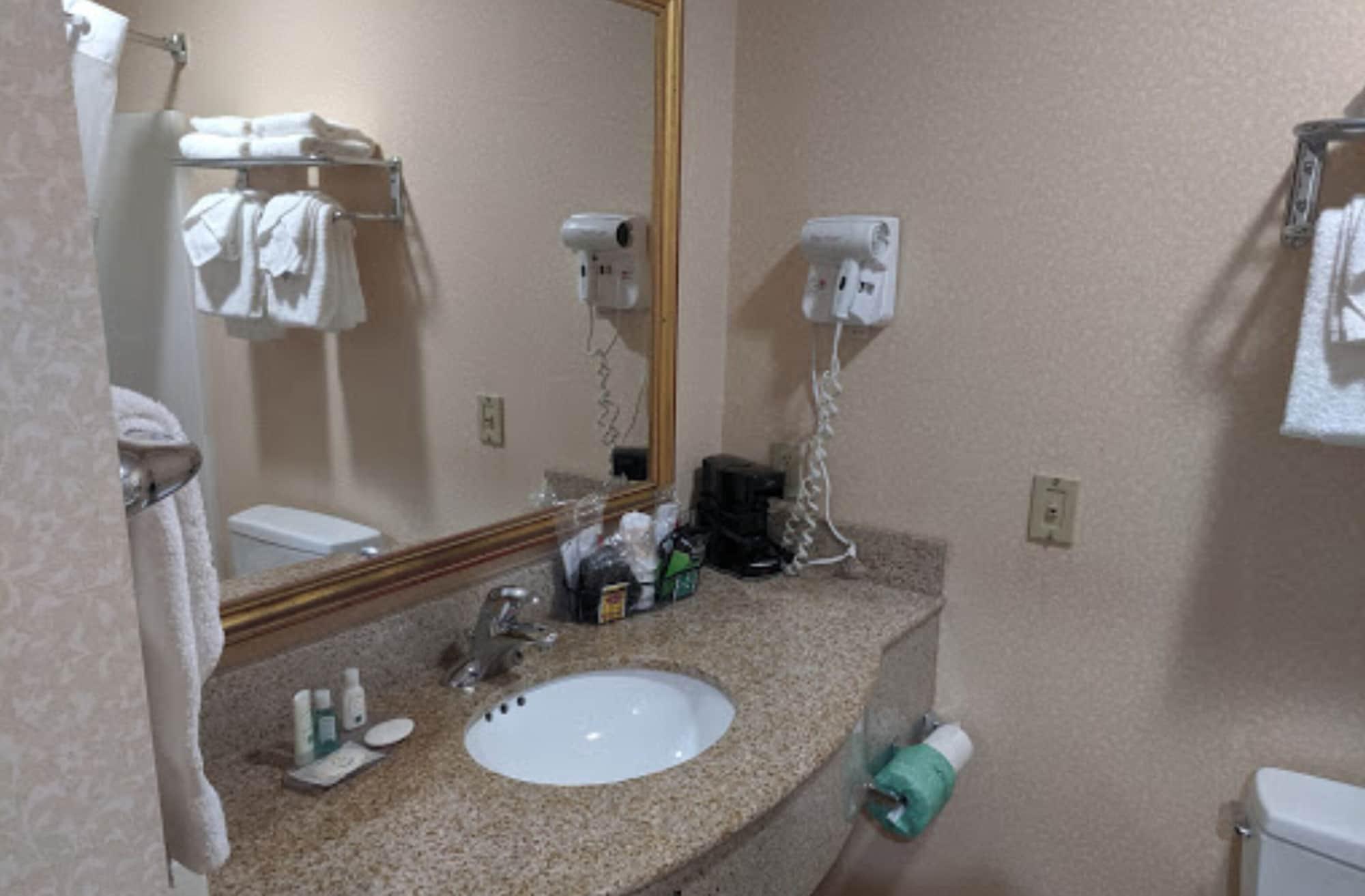 Equipamiento de Habitación Econo Lodge Glens Falls / Lake George