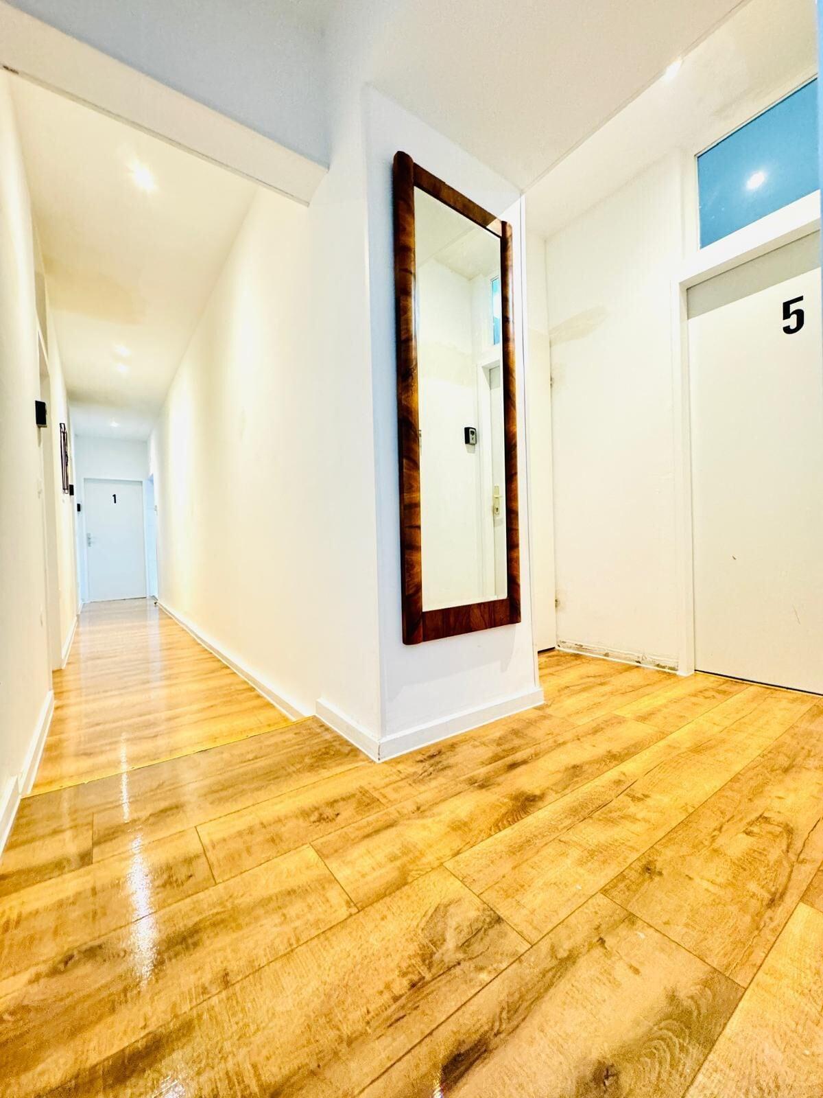 Vista Exterior 5BR Apartment Near Matzleinsdorfer