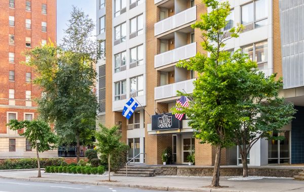 Hotel Faubourg Montreal