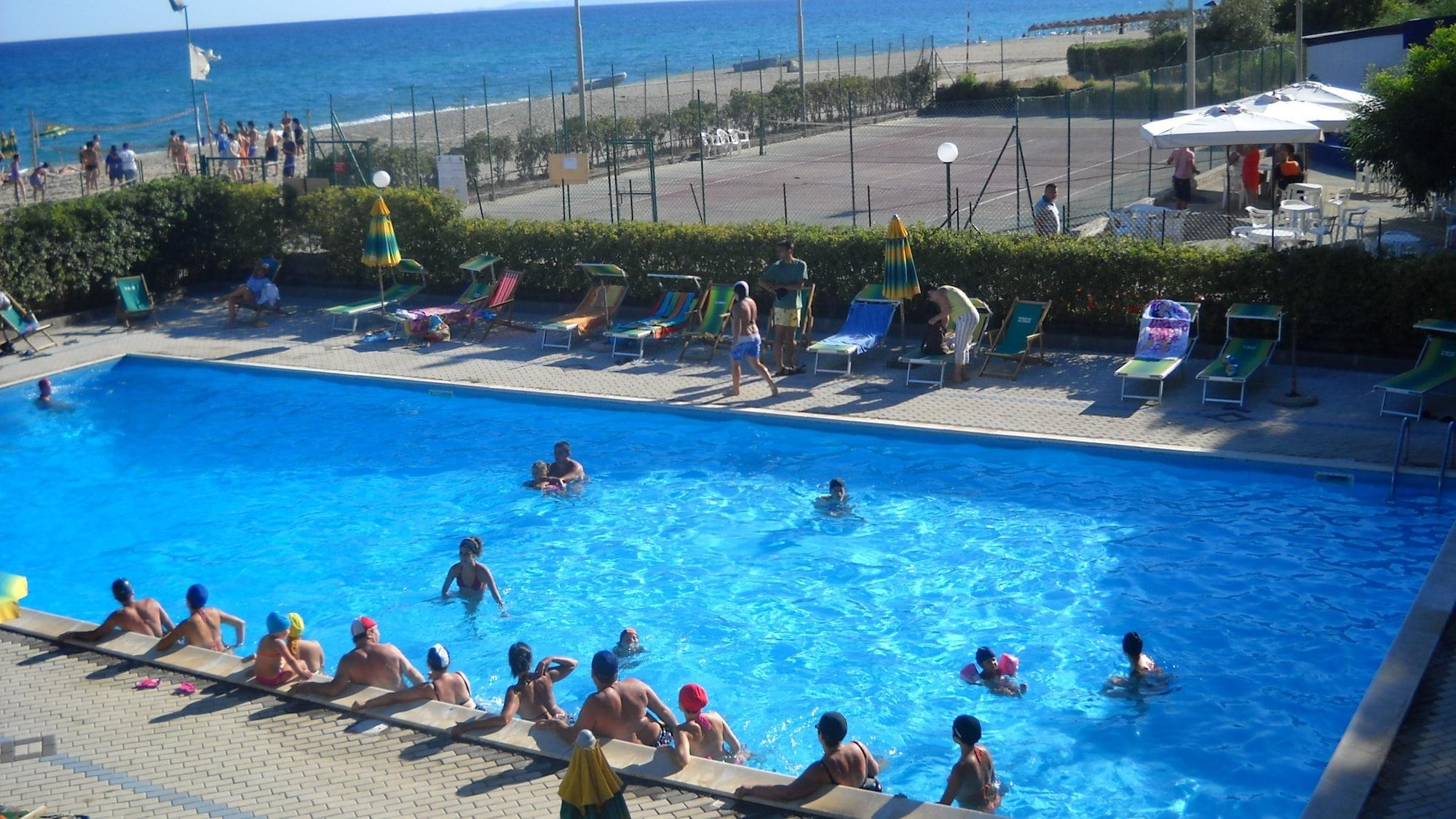 Varios Villaggio La Fenice