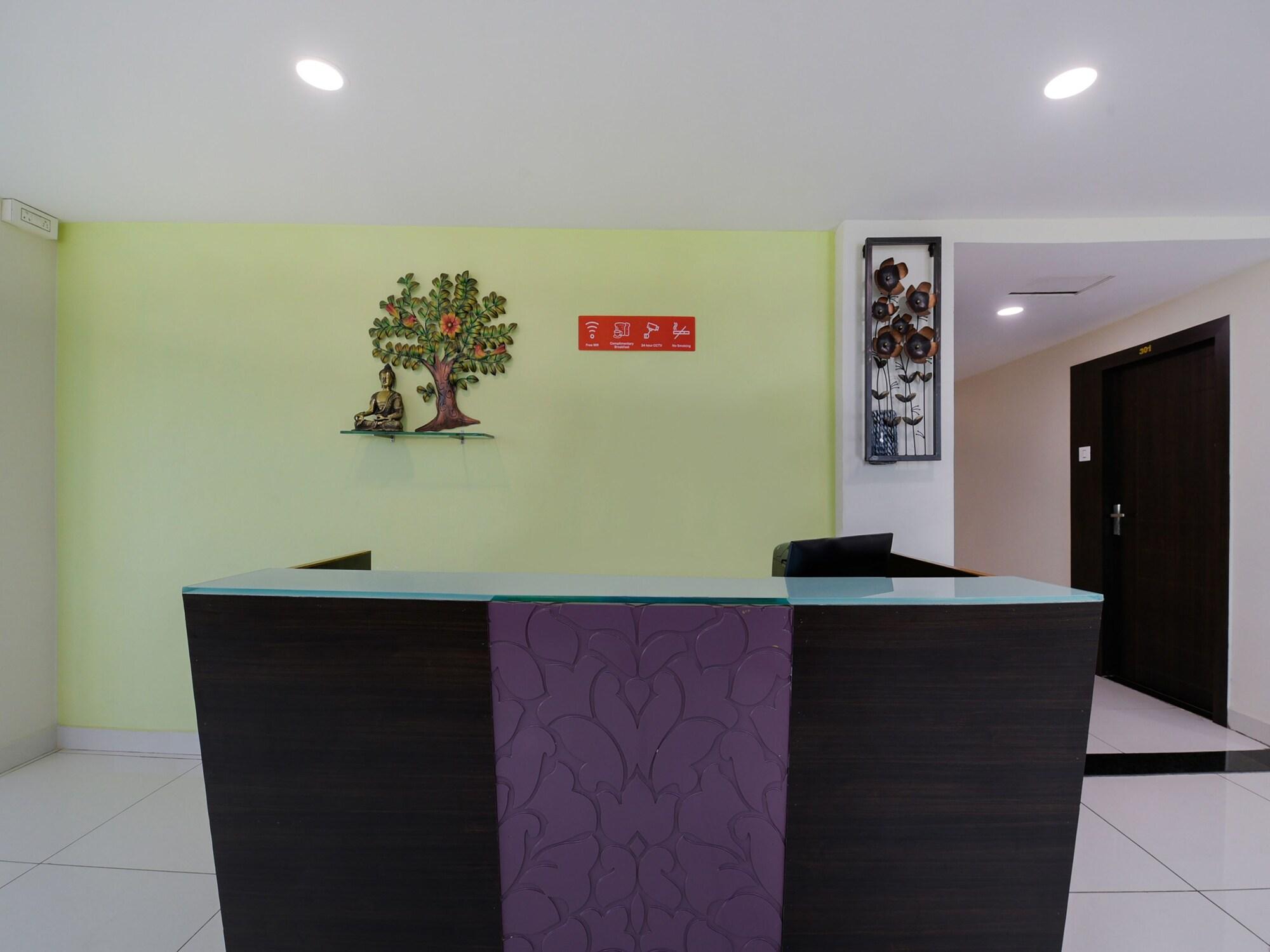 Vista Lobby OYO 26723 Rb Residency