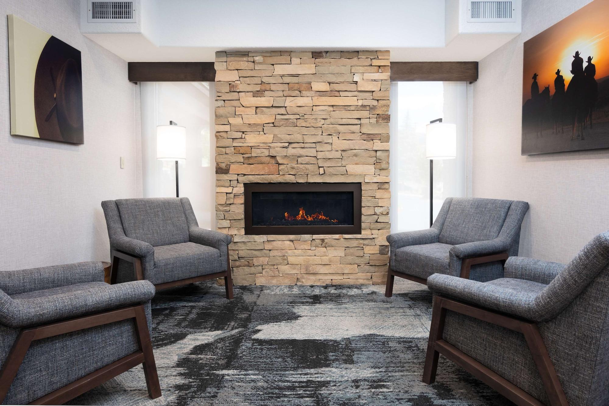 Vista Lobby Hampton Inn Durango
